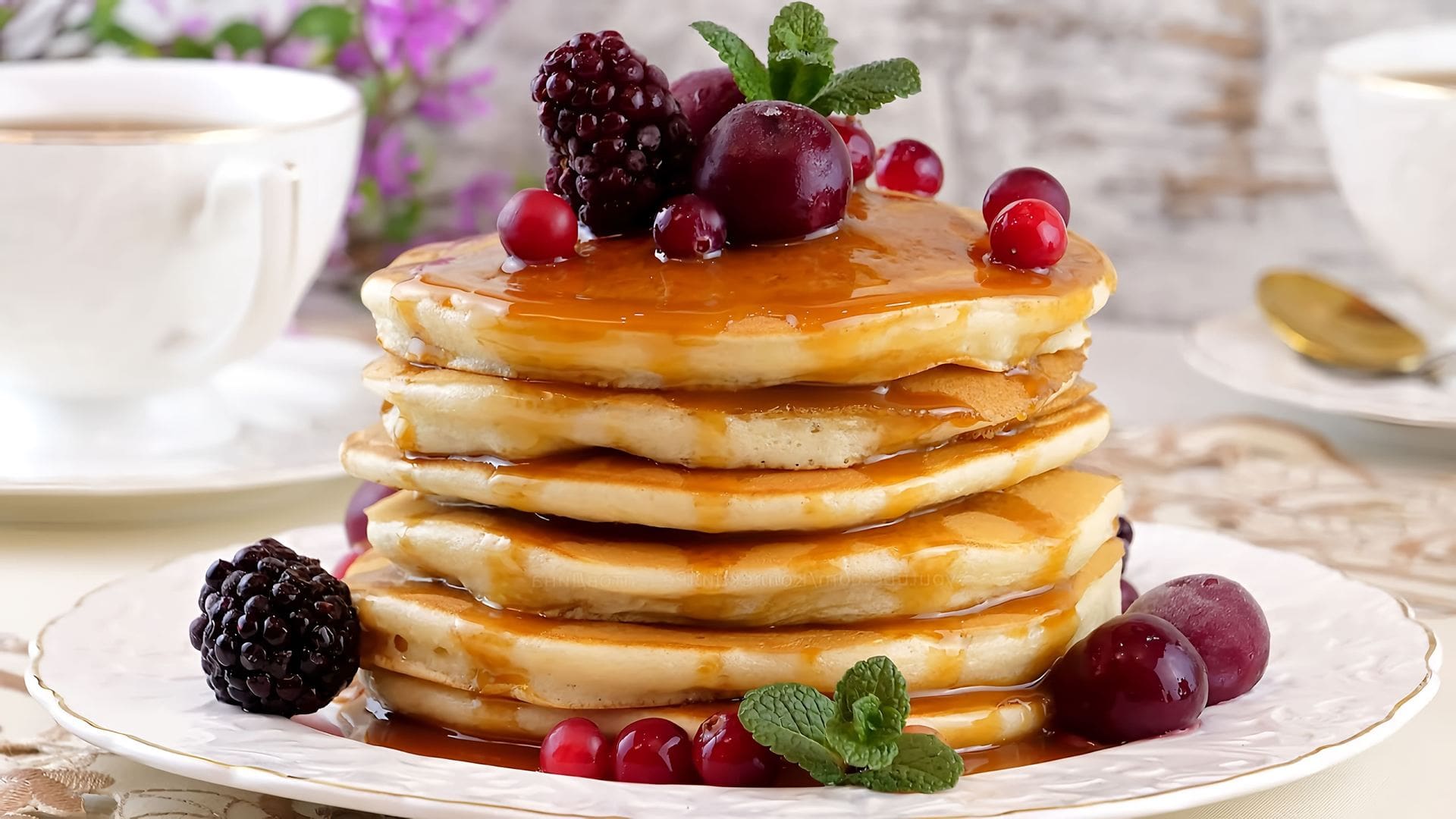 Пышные американские панкейки. Панкейки рецепт пышные быстро. Пышные панкейки. Американские оладушки панкейки. Панкейки рецепт пышные быстро.