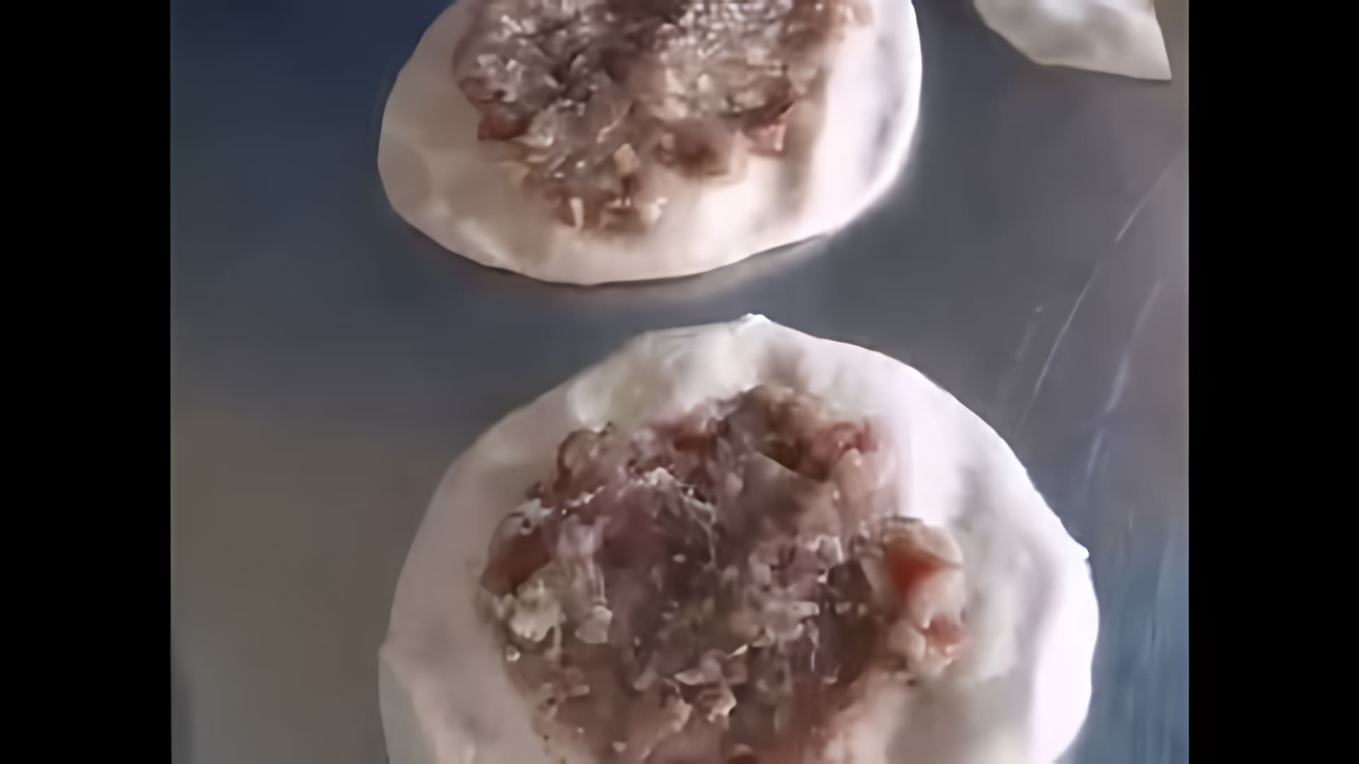 В этом видео-ролике мы покажем, как приготовить беляши для заморозки
