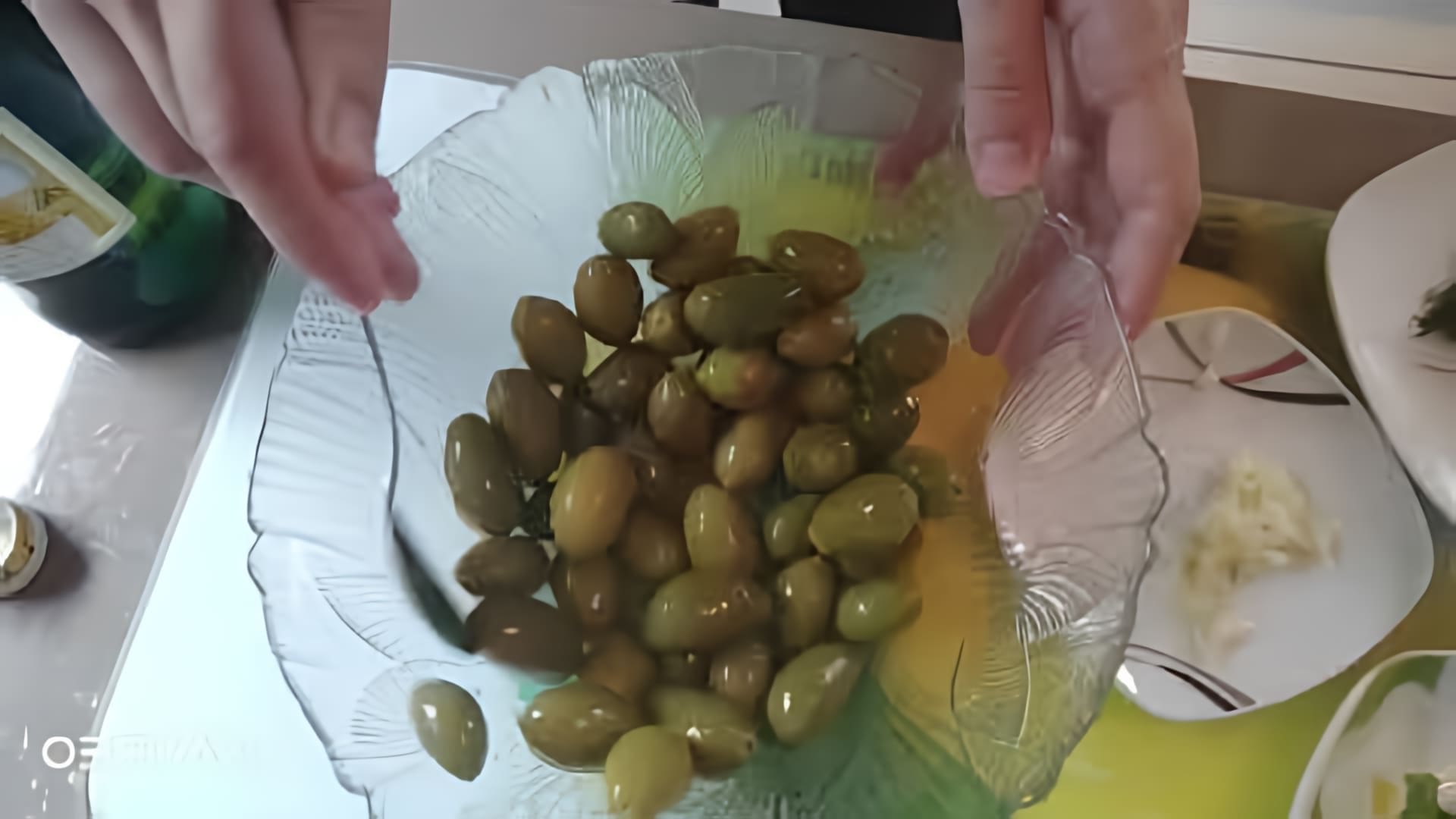 Оливки: Вы такие ещё точно не ели!!!

В этом видео-ролике вы увидите, как приготовить необычные и вкусные оливки, которые точно не оставит равнодушным ни одного гурмана