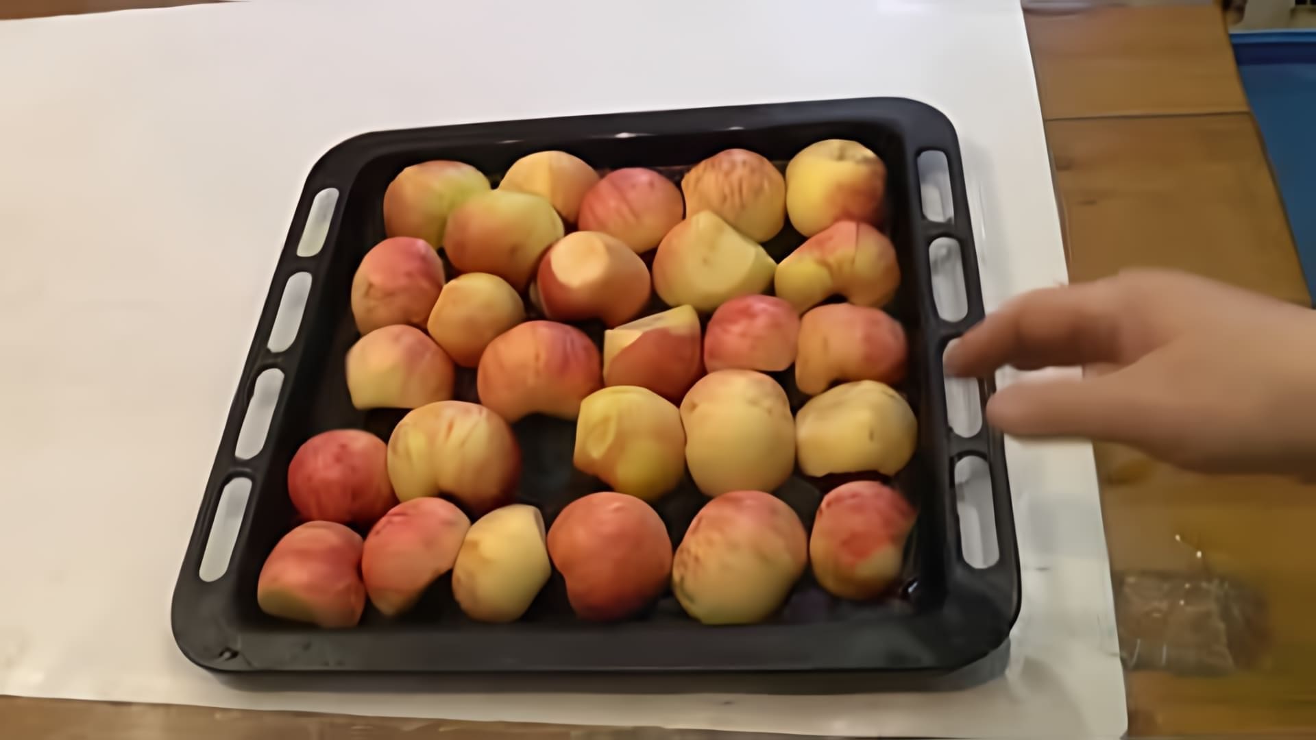В этом видео Ольга Пряникова показывает, как приготовить пастилу из яблок