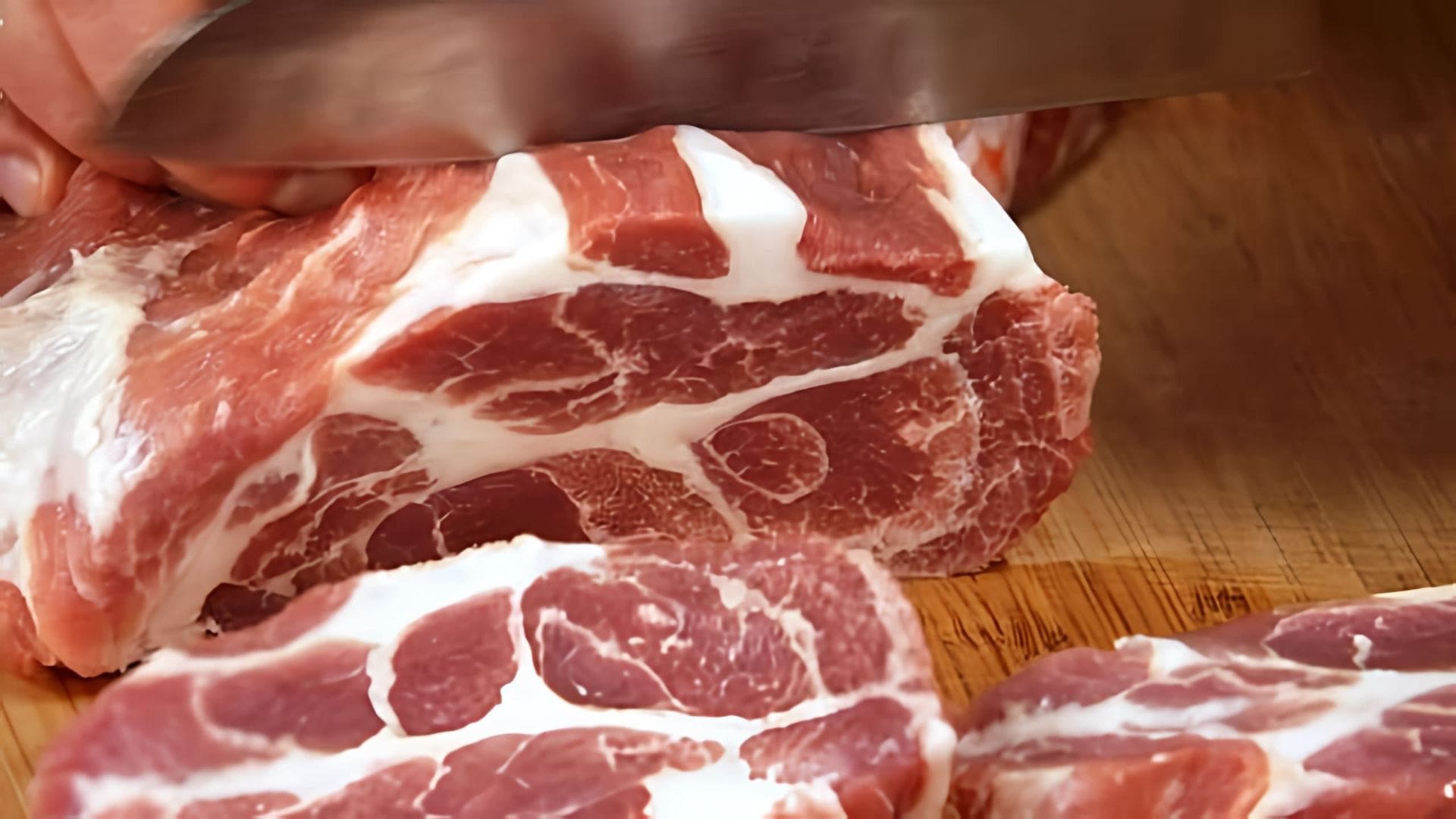 В данном видео рассказывается о принципах маринования мяса