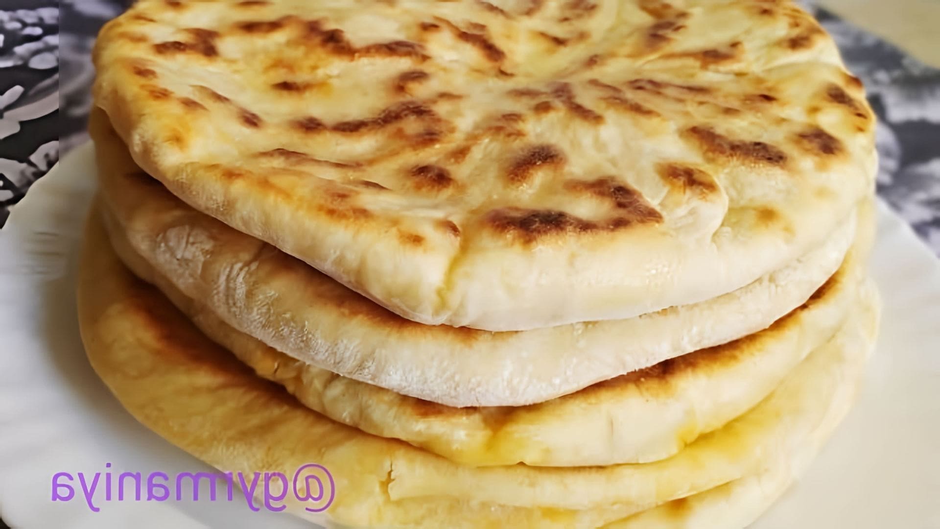 Ленивые хачапури с сыром на сковороде - это быстрый и вкусный рецепт, который можно приготовить за несколько минут