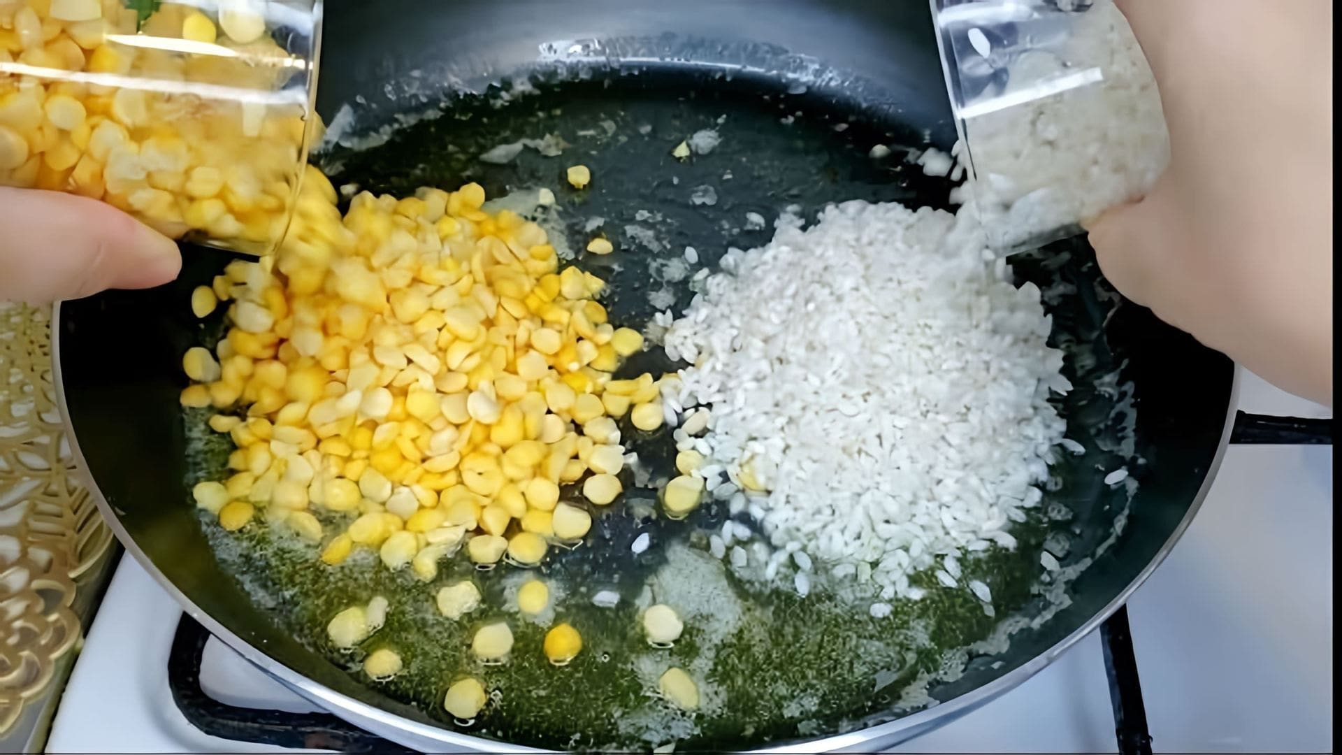 В этом видео-ролике я покажу, как просто и быстро приготовить горох и рис