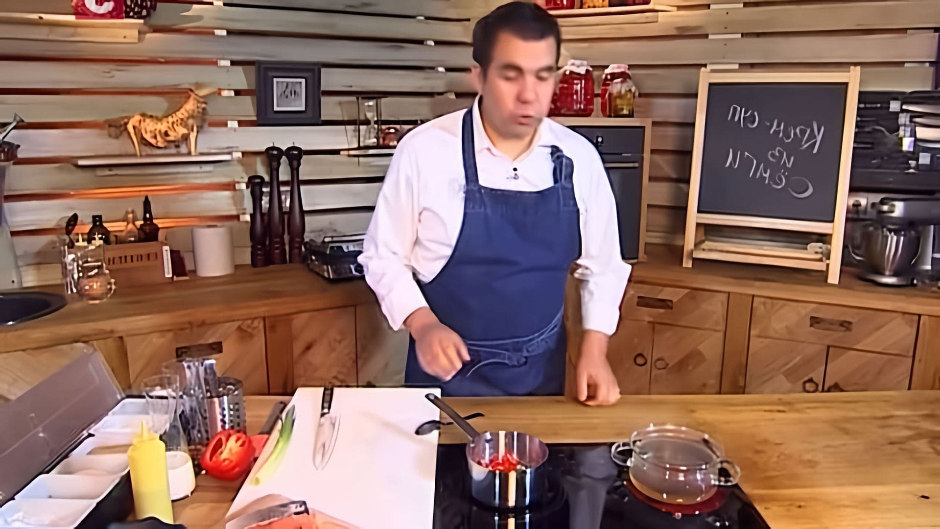 В этом видео шеф-повар показывает, как приготовить крем-суп из сёмги