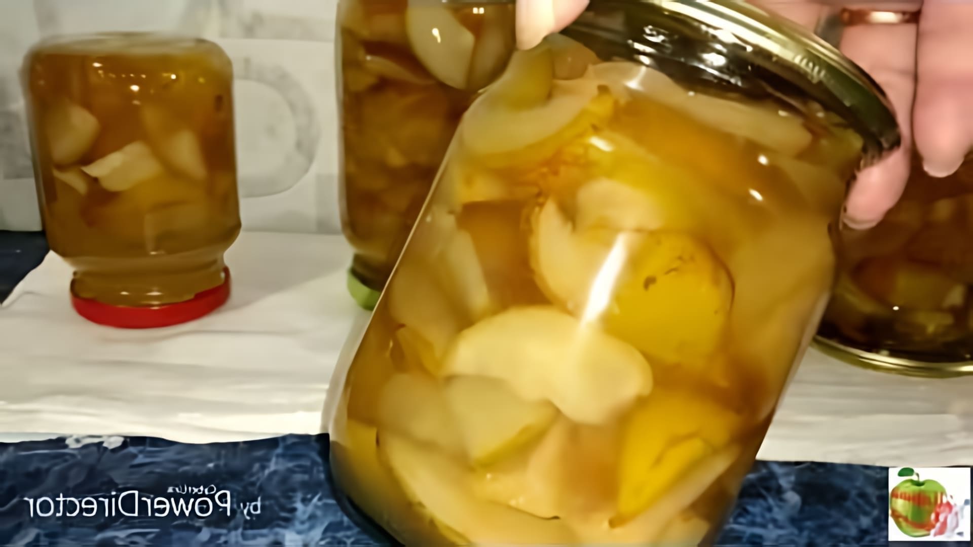 В этом видео демонстрируется простой рецепт приготовления грушевого варенья