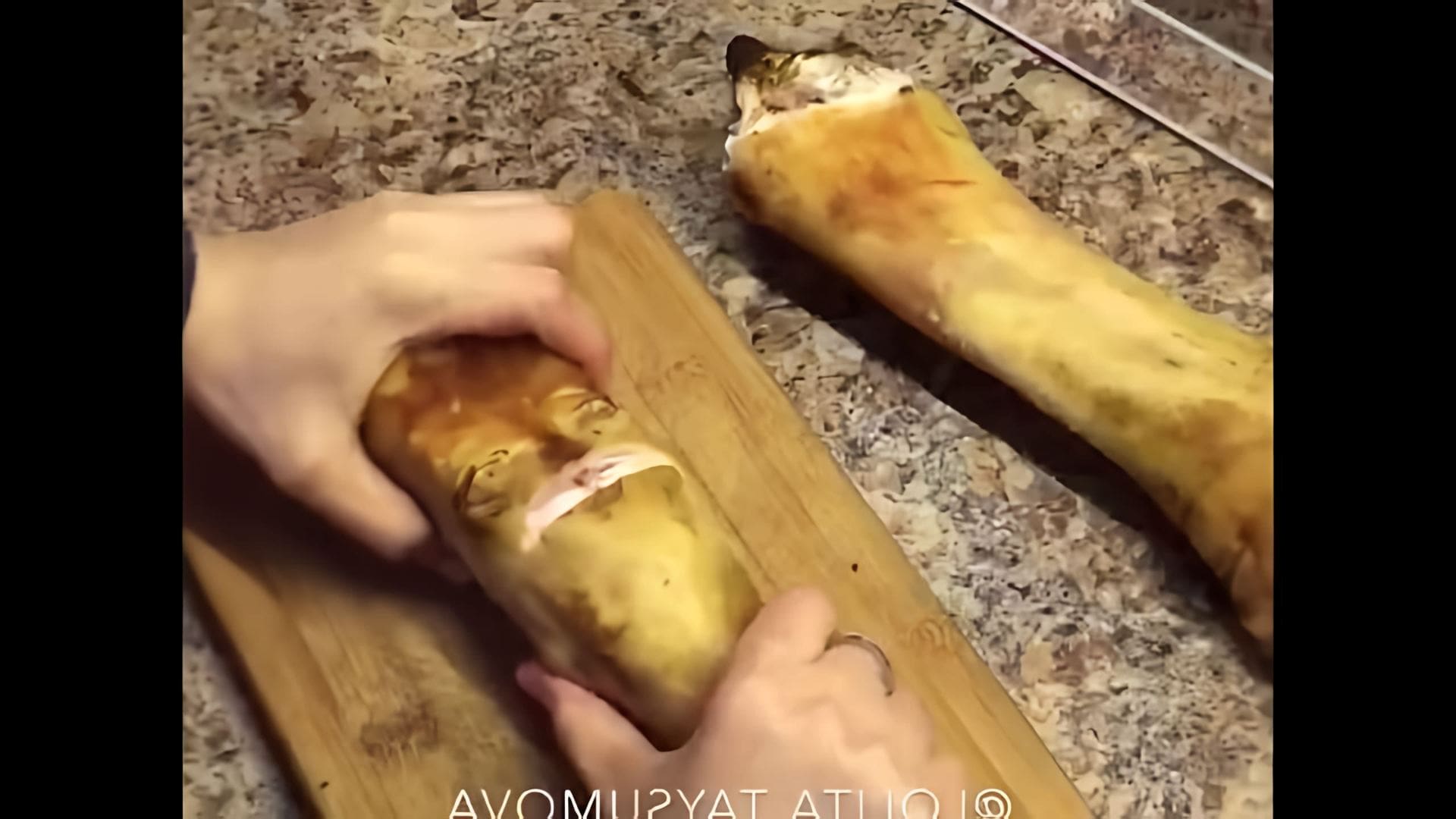 В этом видео-ролике будет представлен рецепт приготовления вкусного и оригинального холодца из говяжьих ножек