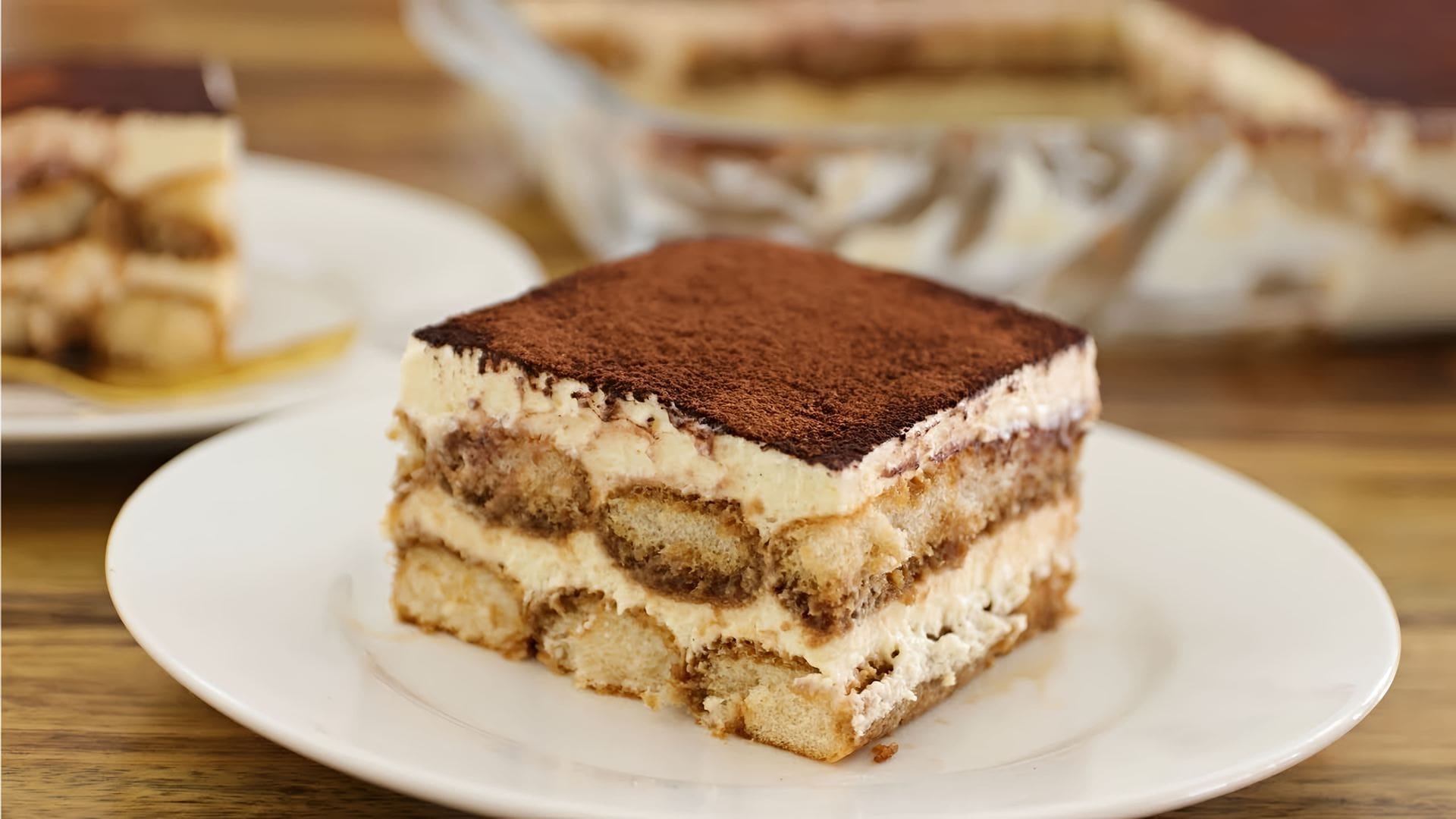 Как выглядит торт тирамису. Тирамису фото. Тирамису белоника. Тирамису рецепт лазерсон классический. Торт тирамису итальянский.