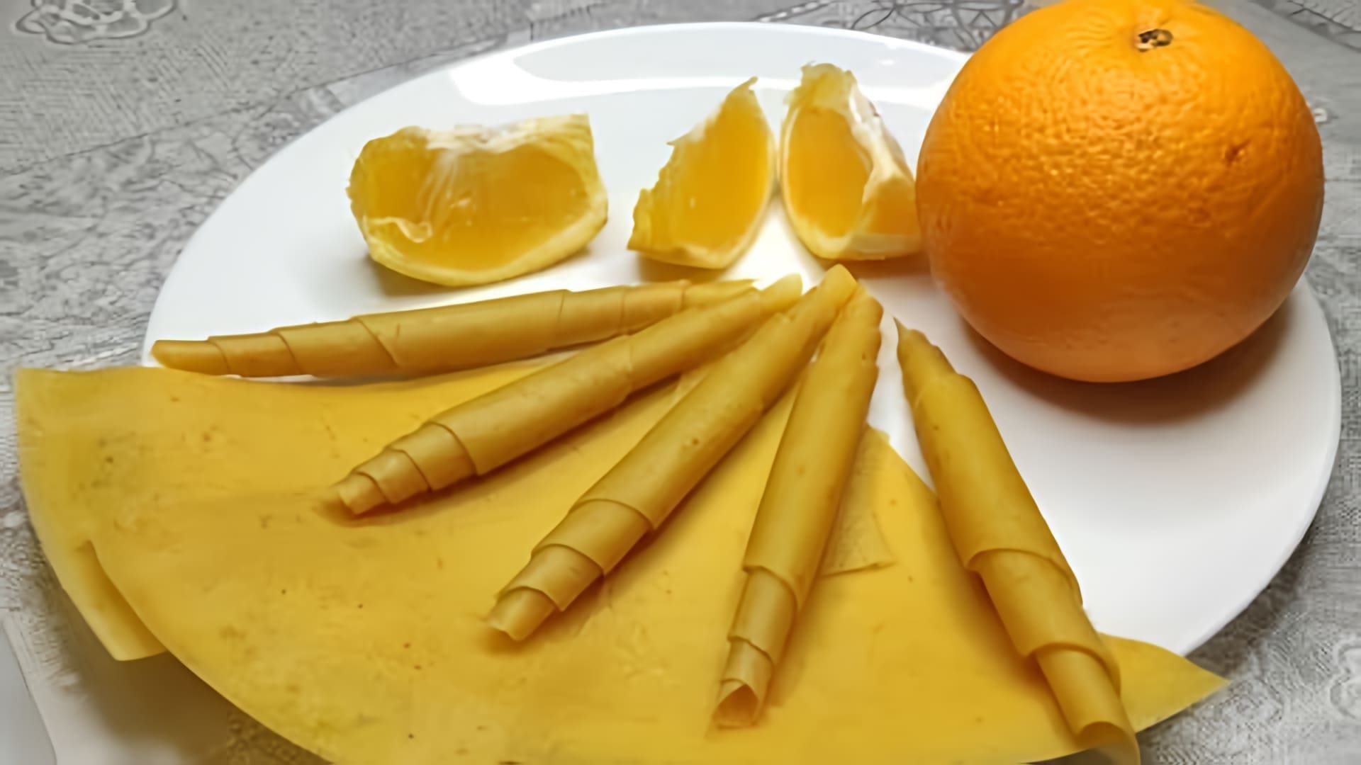 В этом видео Алина показывает, как приготовить апельсиновую пастилу без горечи