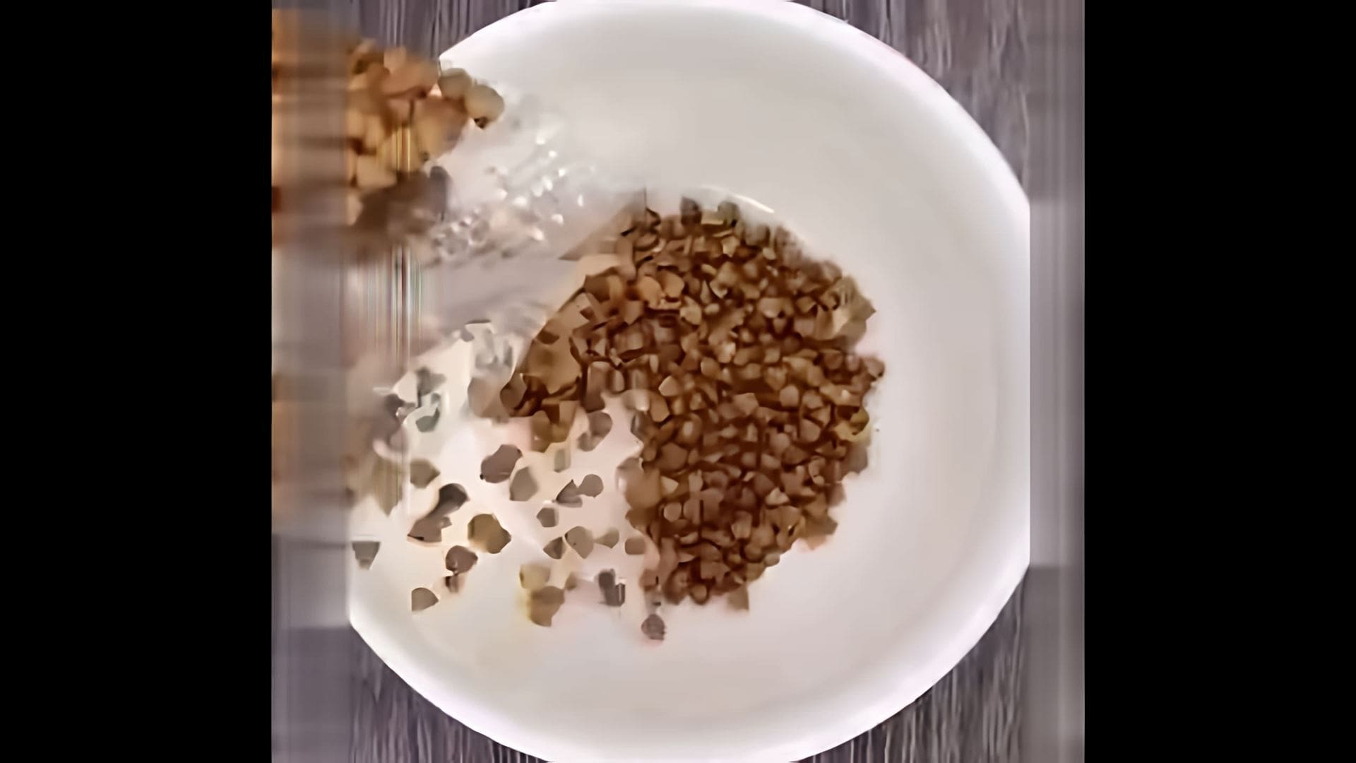 "Поп Корн из гречки" - это видео-ролик, который демонстрирует процесс приготовления попкорна из гречки