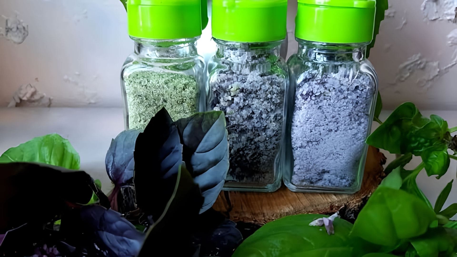Видео как приготовить базиликовую соль