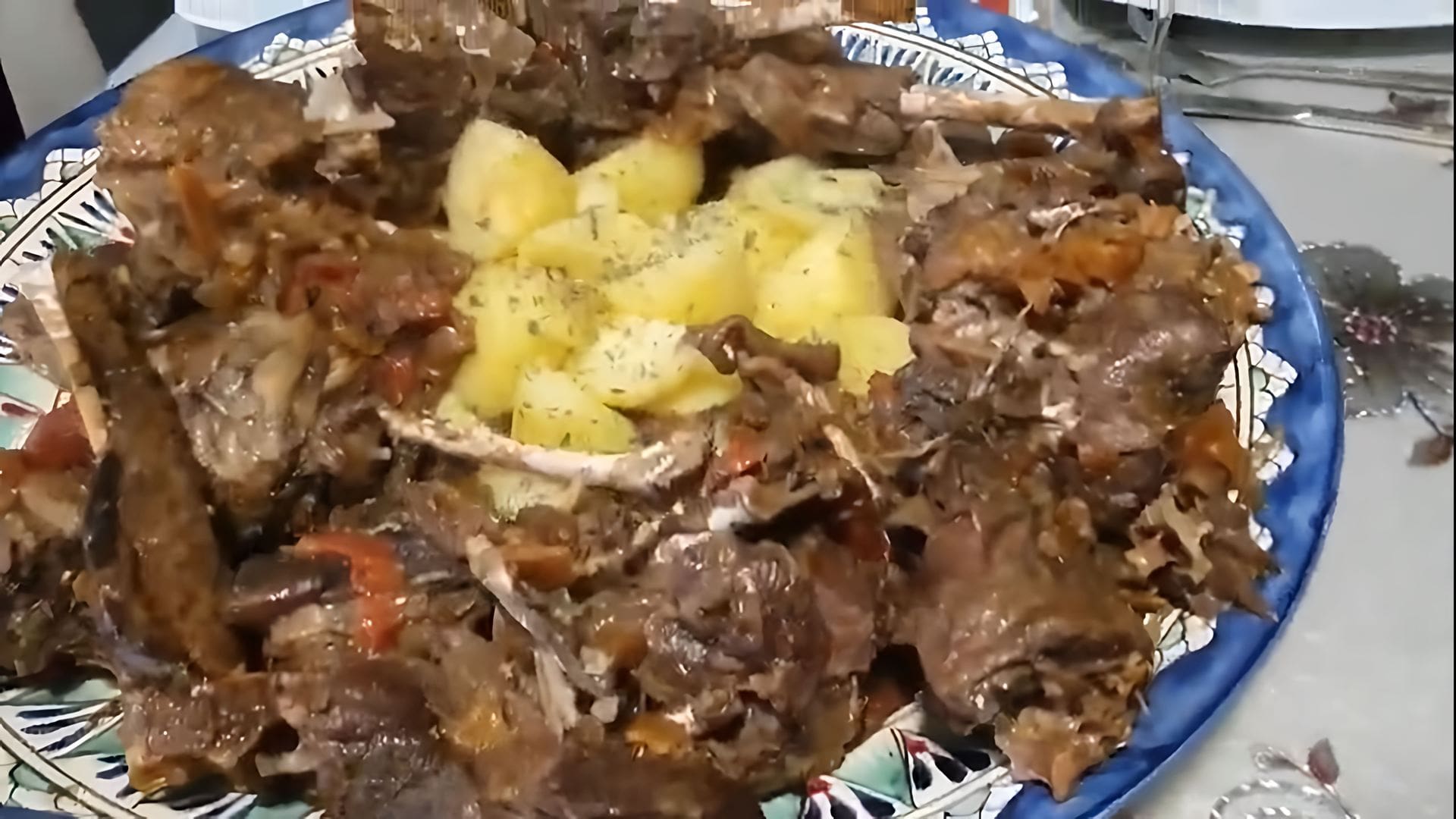 Бешбармак в афганском казане. Мясо в афганском казане. Мясо с картошкой в афганском казане. Жаркое в афганском казане.