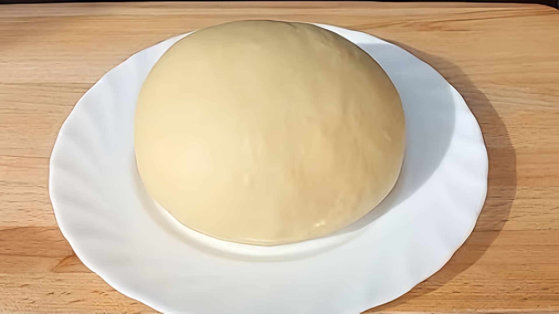 В этом видео-ролике вы увидите, как приготовить идеальное пельменное тесто всего из 4 стаканов