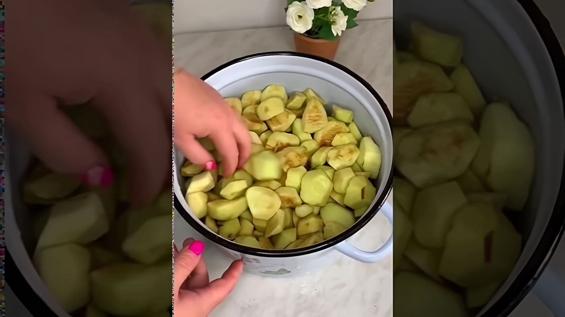 В этом видео демонстрируется процесс приготовления пастилы из яблок без сахара