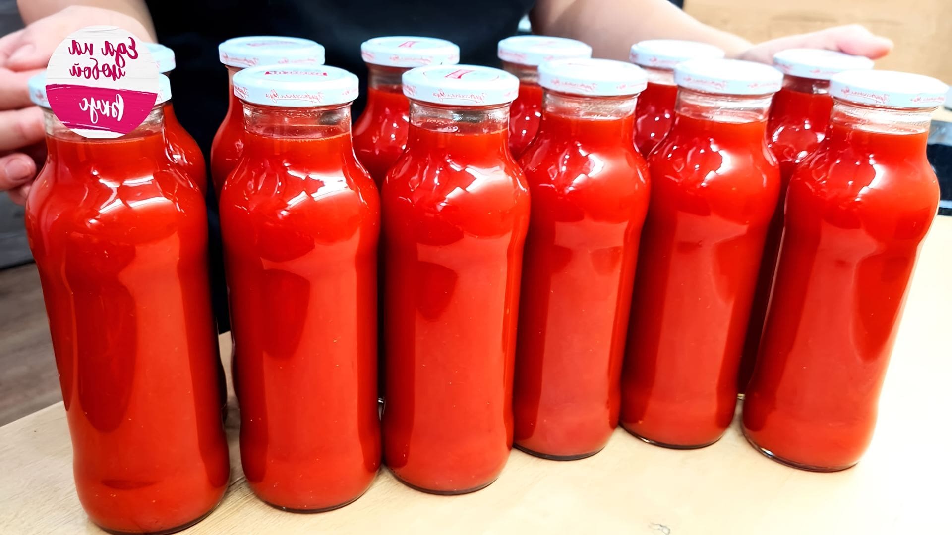 Томатный сок гаспачо. Перец в соке из помидор. Перец в соке из помидор. Лечо из перца в томатном соке. Лечо с томатной пастой.