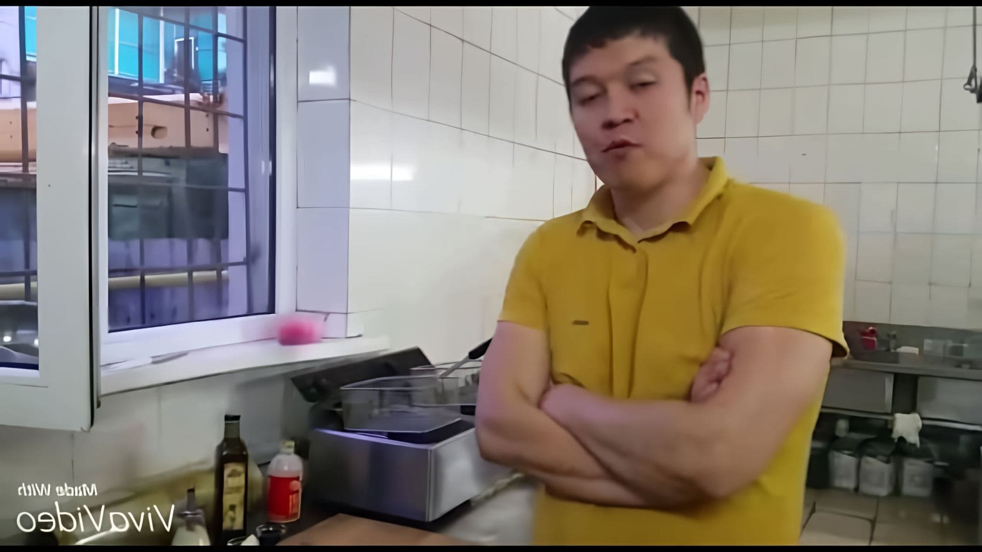 В этом видео-ролике показан процесс приготовления сёмги в соевом соусе