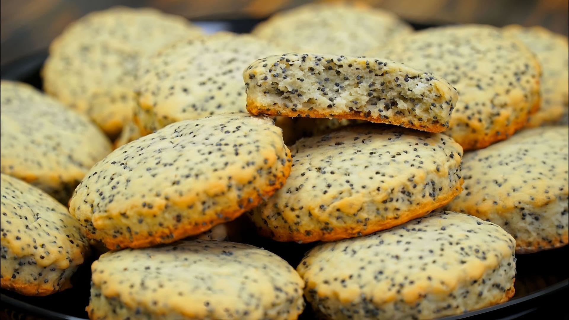 Песочное маковое. Печенье со сливочным сыром. Песочное маковое печенье. Печенье сметанное с маком. Песочное маковое.