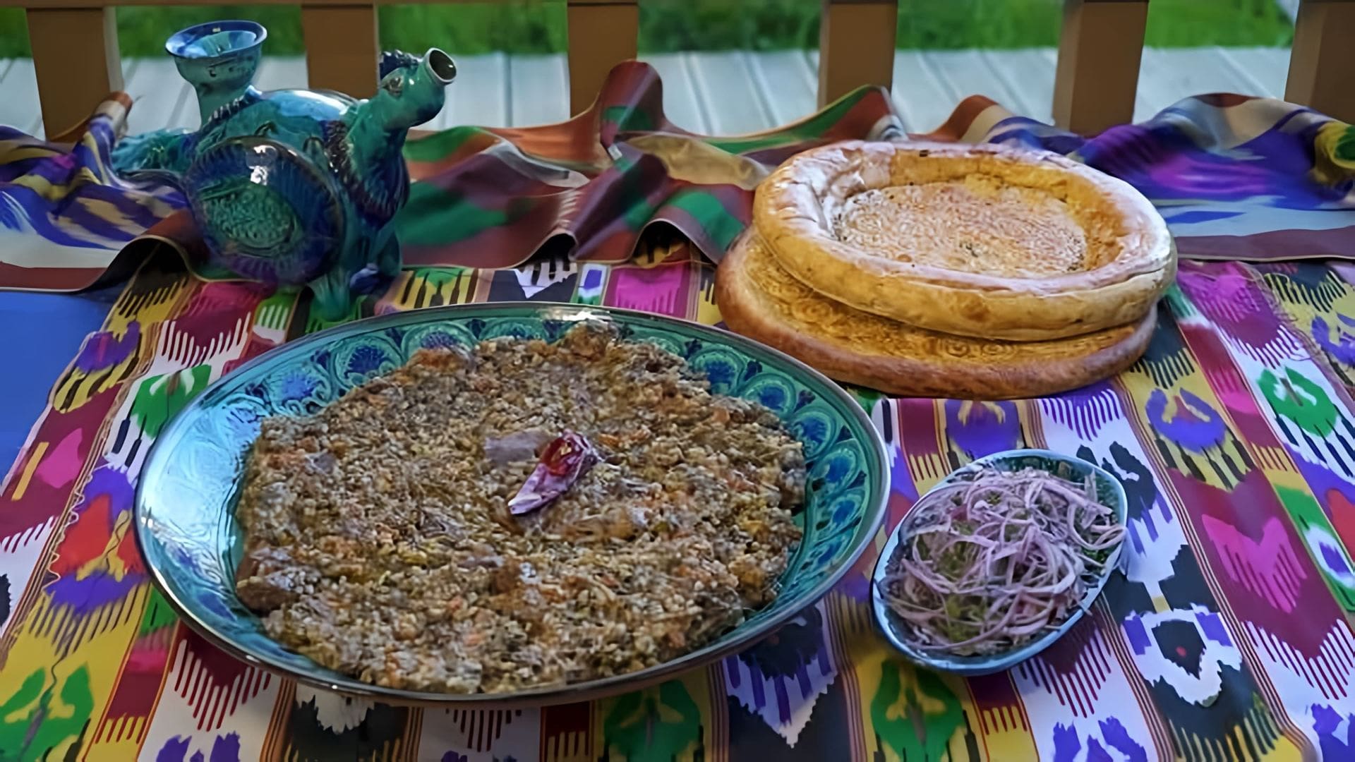 В этом видео Сталик Ханкишиев показывает, как приготовить машкичири - кашу из маша и риса