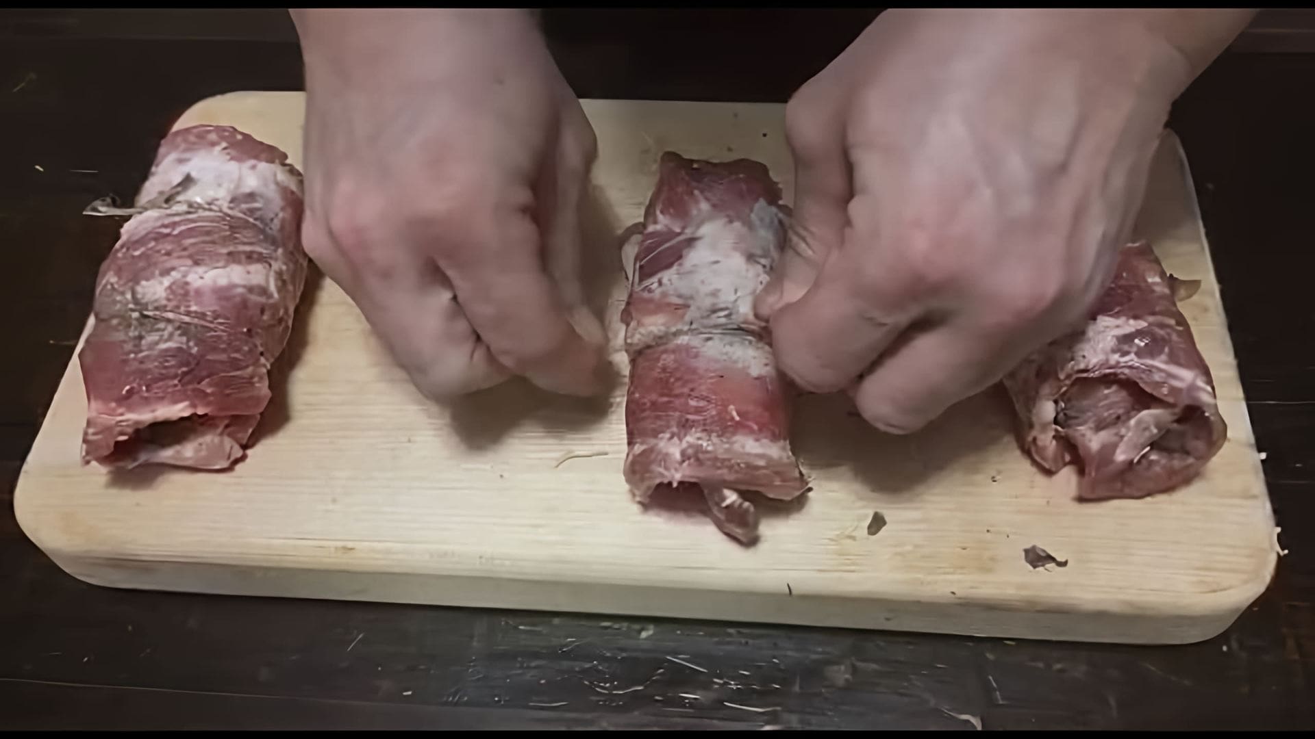 Видео: рулетики из свинины с грибами и сыром