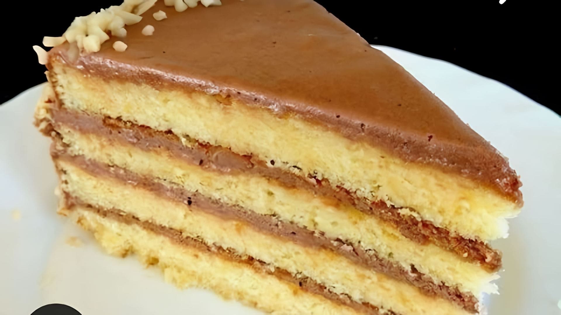 В этом видео-ролике рассказывается о том, как приготовить вкусный торт "Маша" всего за 20 минут