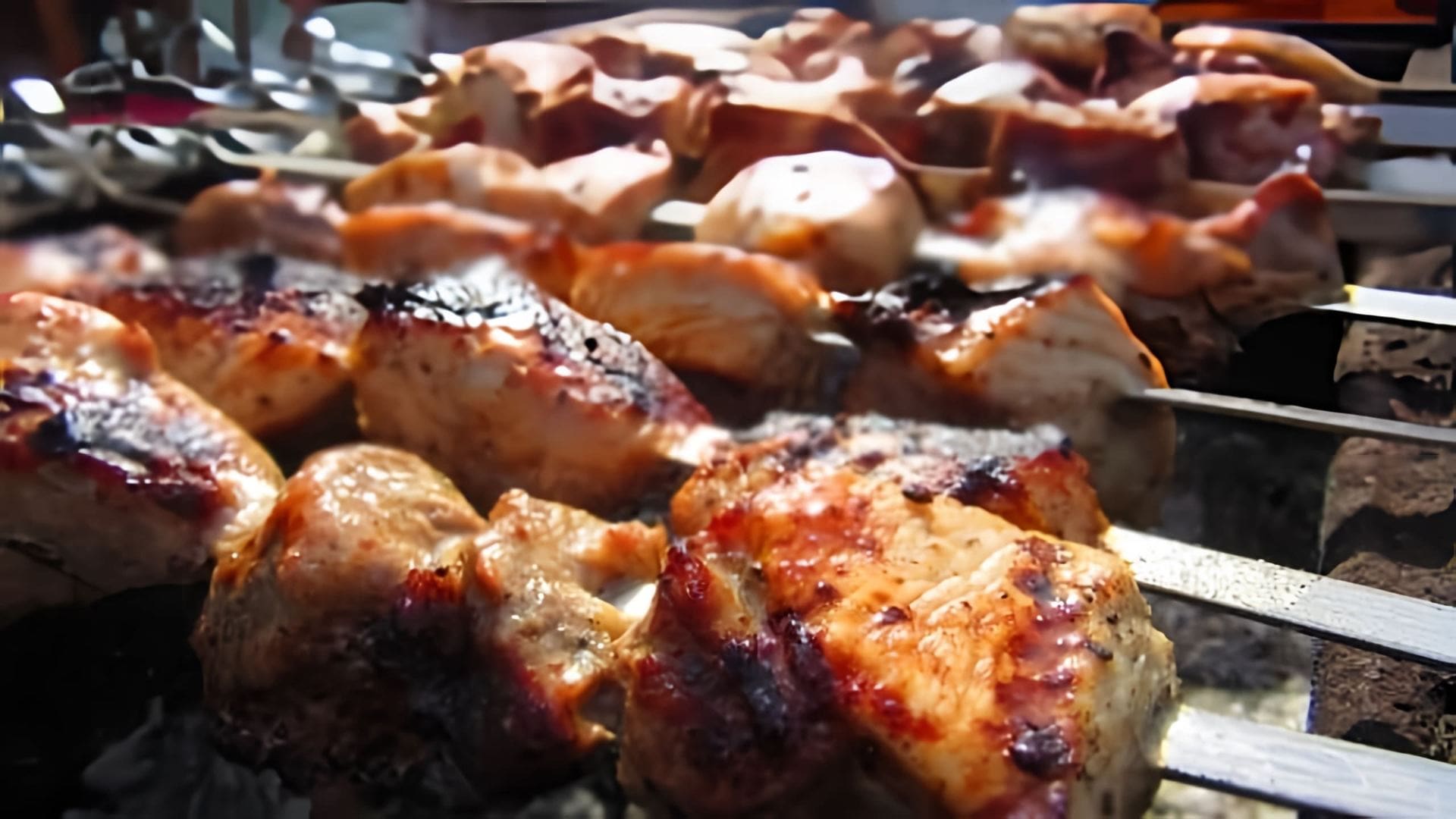 В этом видео-ролике будет представлен рецепт маринада для шашлыка из свинины, который является одним из лучших и самых популярных