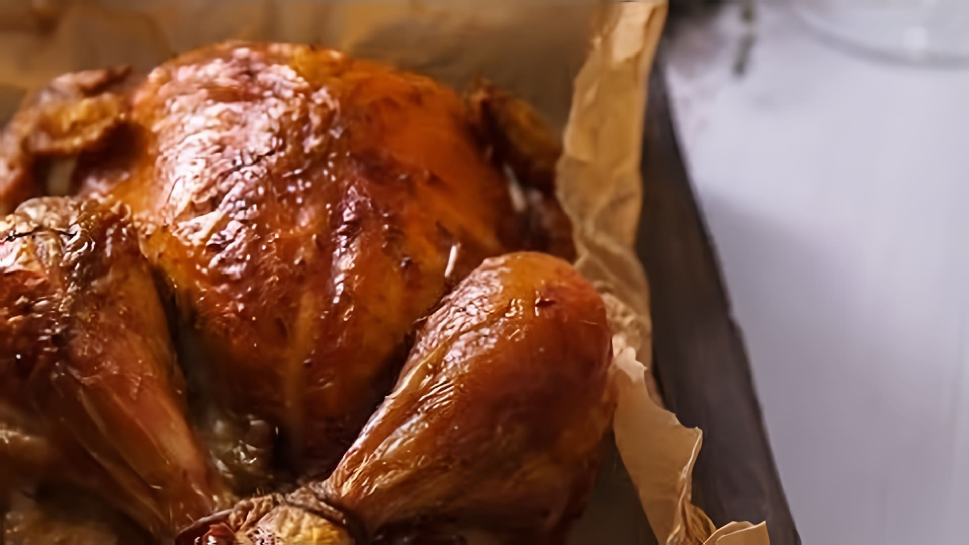 Видео: Запечённая курица | Рецепт Курицы в духовке | Курица в духовке | Как запечь курицу в духовке