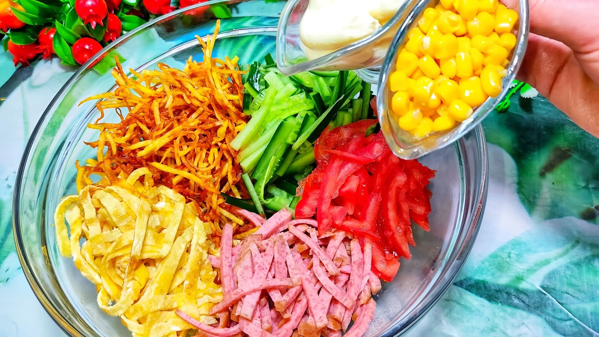 Этот салат бесподобный. Этот салат бесподобный. Как выглядит 100 грамм вареной моркови. А мне огурцы для салата. Оливье рецепт ингредиенты лук.