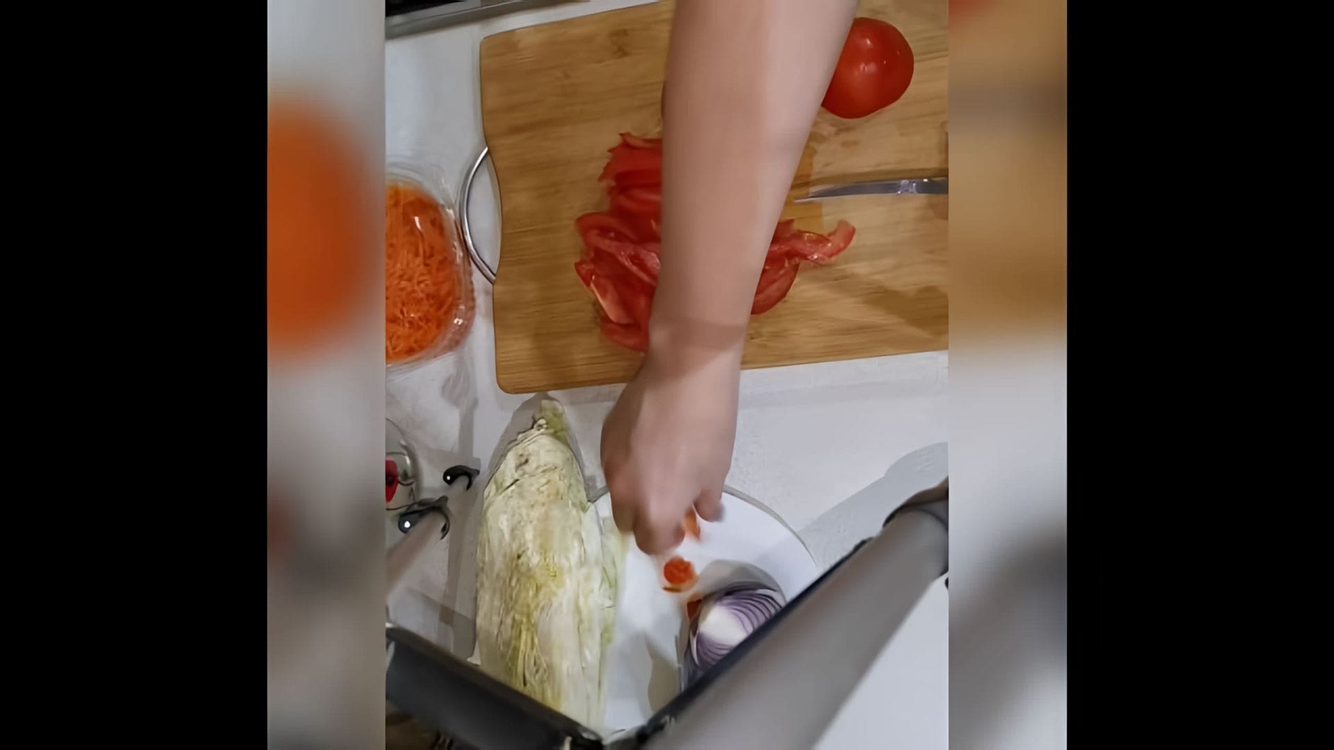 В этом видео-ролике вы увидите, как приготовить домашнюю шаурму с куриной грудкой, которая будет не только вкусной, но и полезной