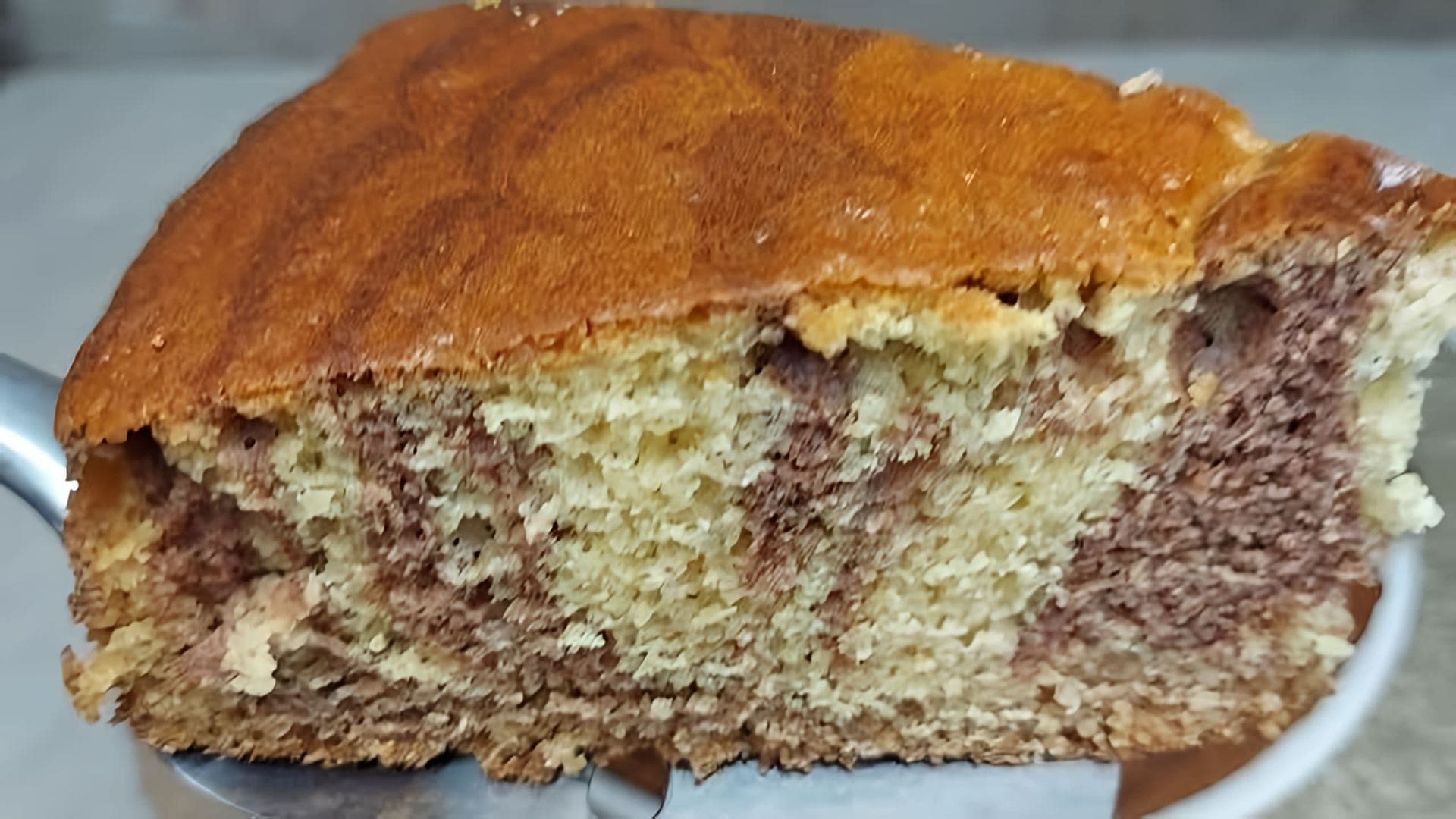 Пирог Зебра - это вкусный и простой в приготовлении десерт, который можно сделать дома