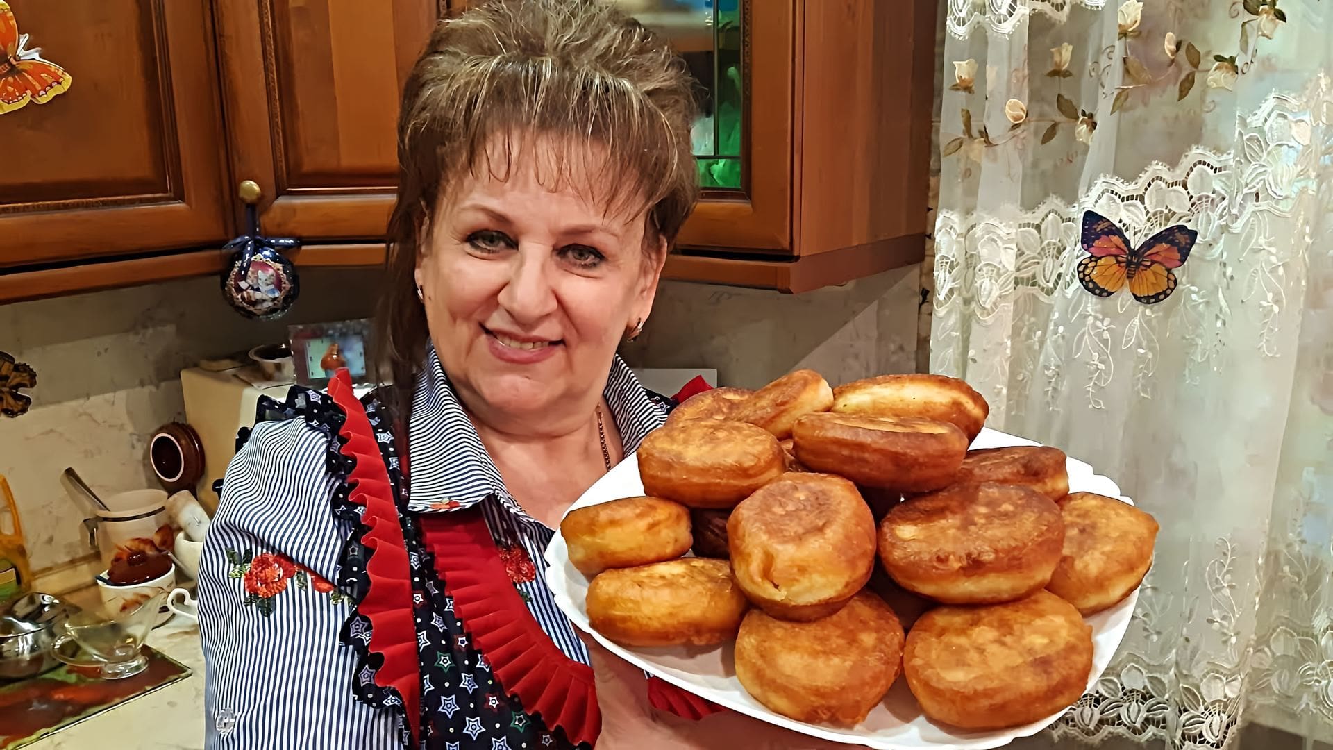 Оладьи на кефире пышные. Оладьи на кефире. Оладьи на кислом молоке пышные. Пышные оладьи. Секрет пышной.