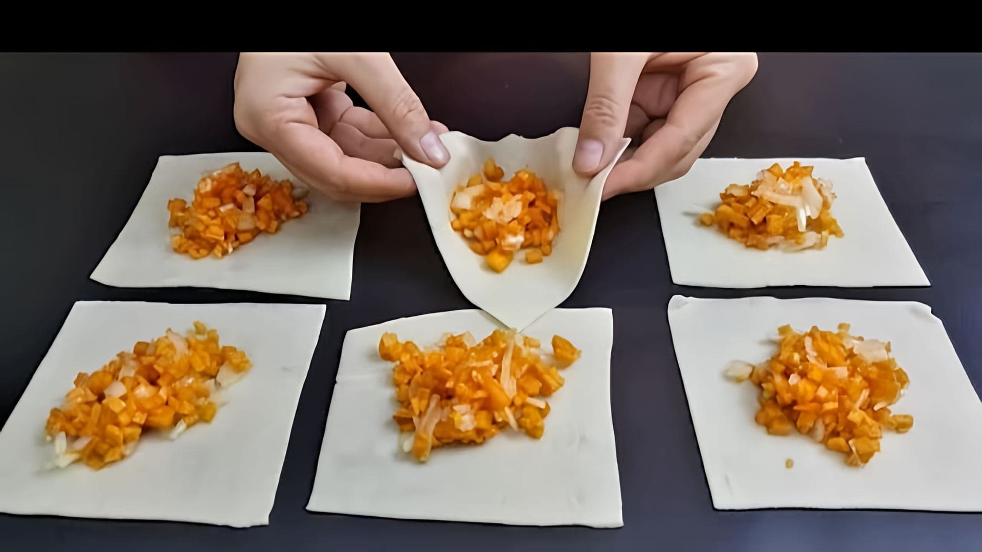 В этом видео-ролике вы увидите, как приготовить вкусные и ароматные манты с тыквой по настоящему узбекскому рецепту