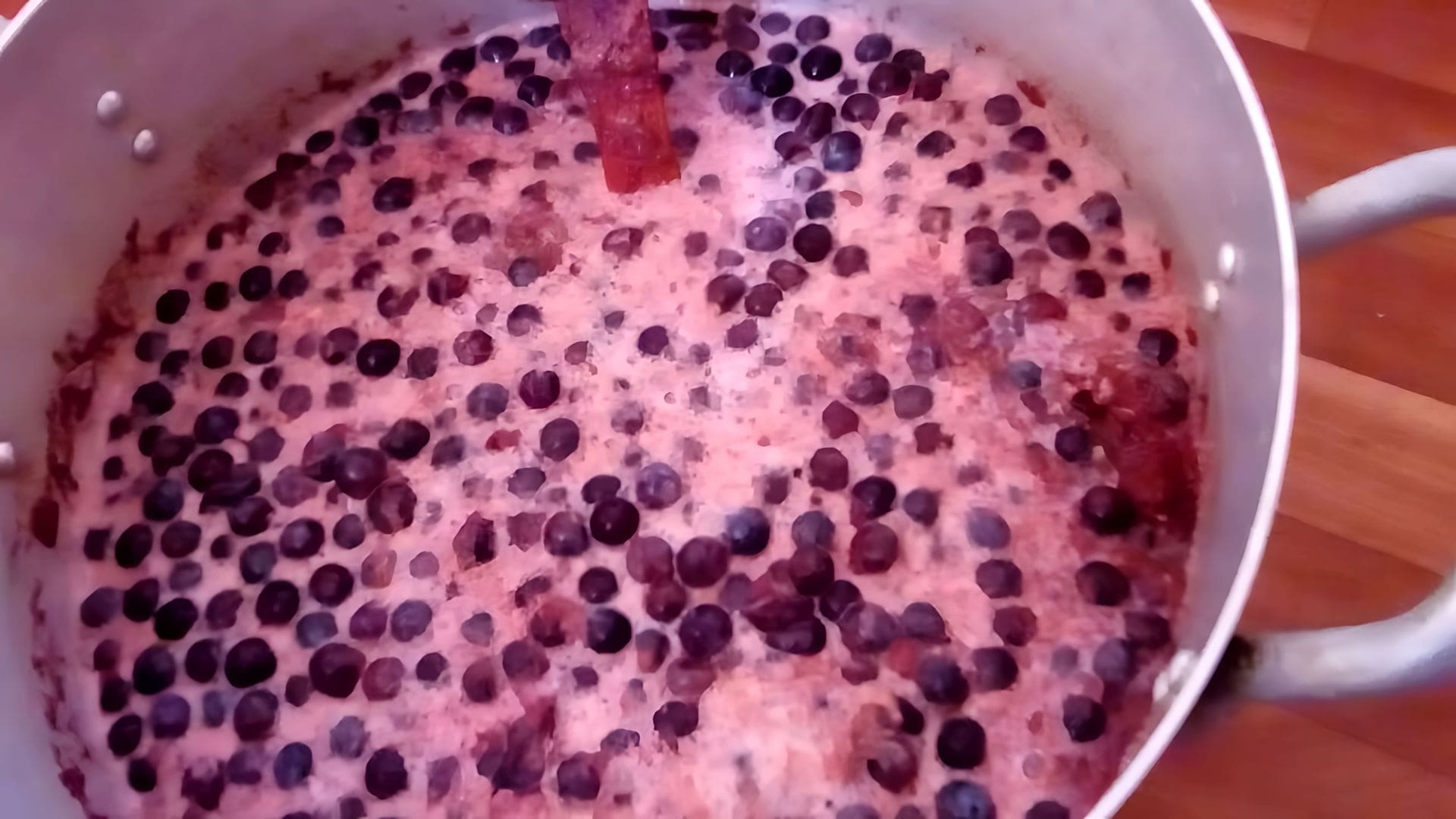 Как приготовить вино из терна. Поставить вино из винограда в 5-ти литровую бутылку. Вино из терна. Как приготовить вино из терна. Домашнее вино из винограда.