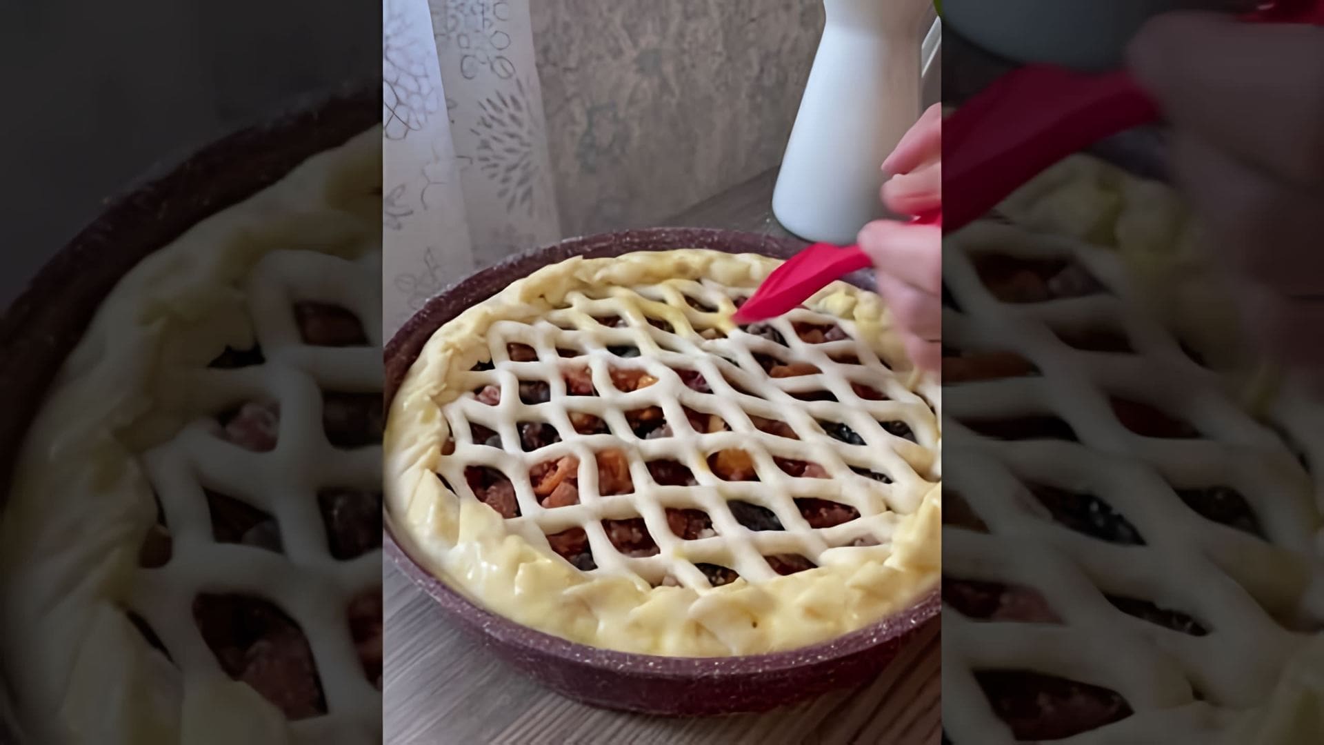 В этом видео-ролике будет показан процесс приготовления теста для пирогов со сладкой начинкой
