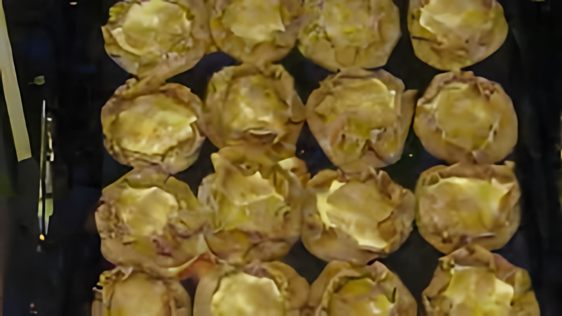В этом видео-ролике вы увидите, как приготовить диетические ШАНЕШКИ - КАЛИТКИ из ржаной муки по карело-финскому рецепту