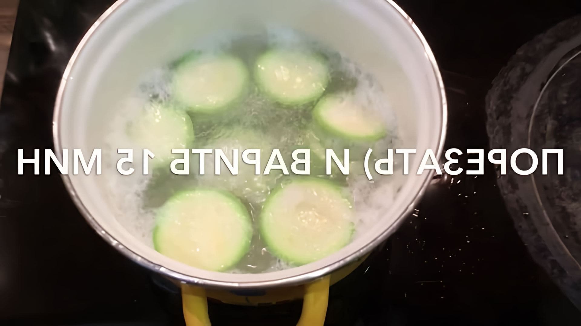 Вареный кабачок. Цукини в сливочном масле. Суп из кабачков диетический. Сколько варить овощи чтобы они оставались полезными. Сколько варить кабачки в воде.