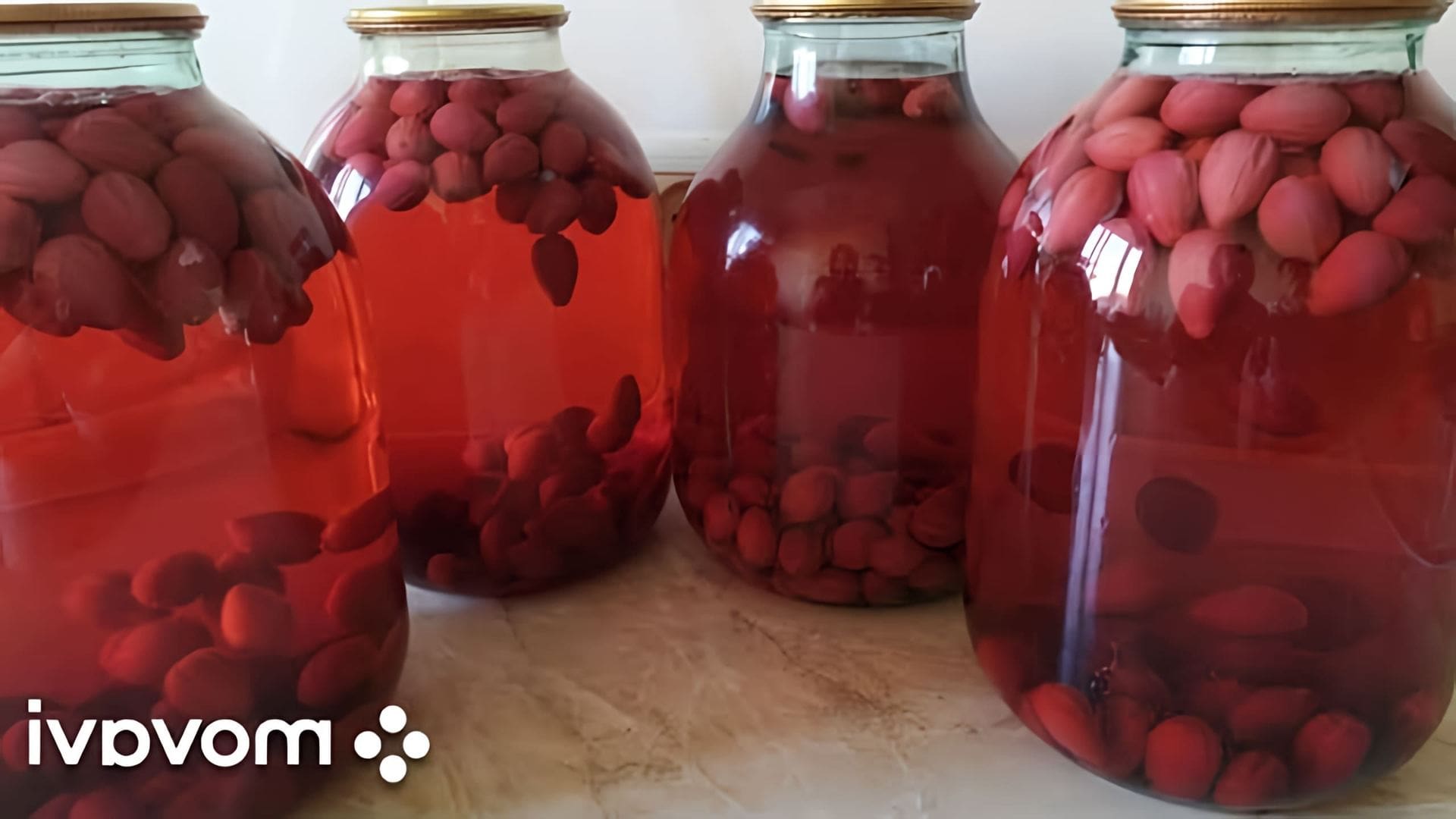 Компот из кизила фото. Компот из кизила на зиму на 3 литровую. Компот из кизила азербайджан. Кизил компот. Компот кизиловый на зиму.