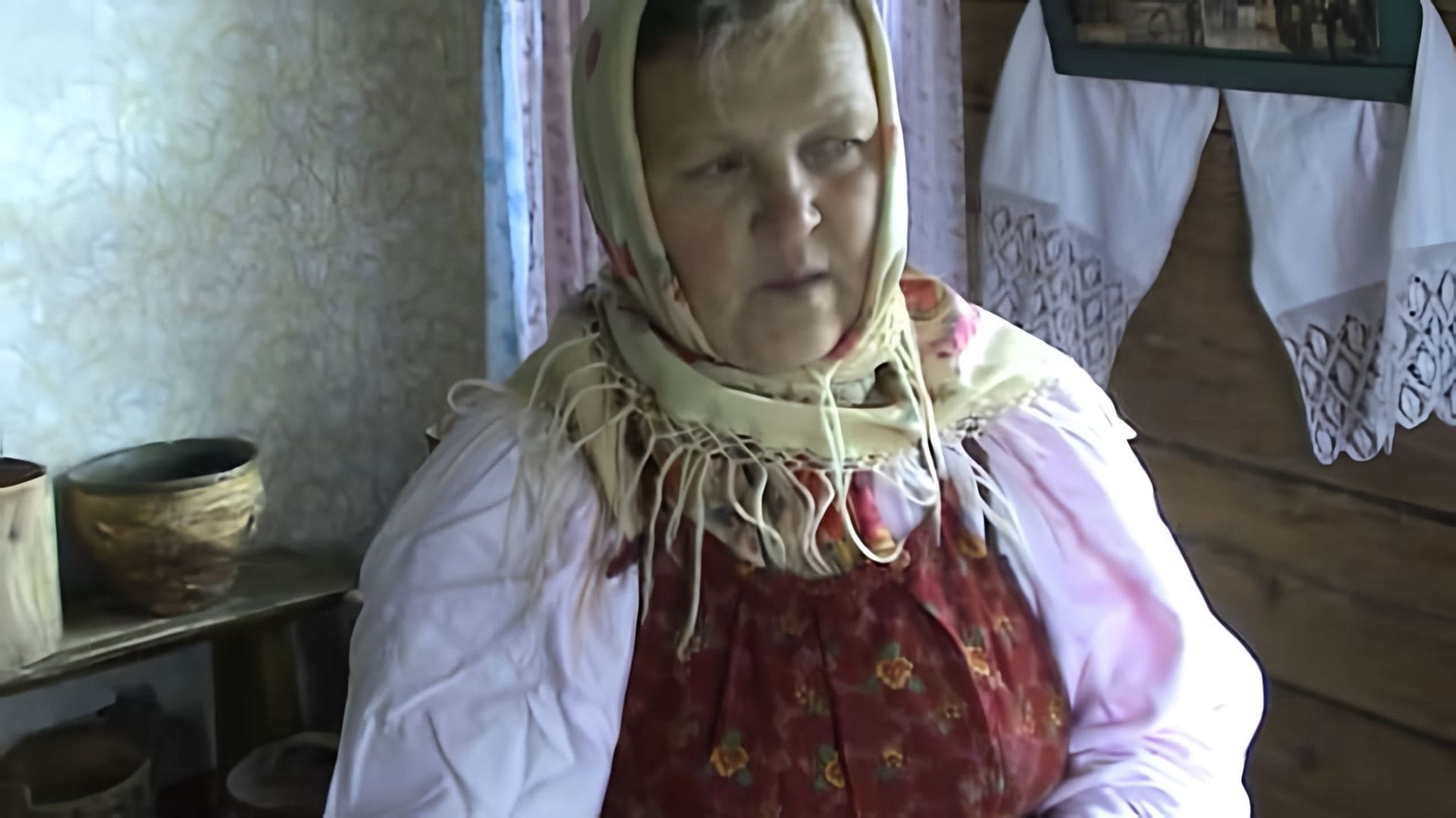 В этом видео рассказывается о старинном рецепте уральской шаньги, который был раскрыт хозяйкой музея истории старообрядческой культуры в селе Роща Шалинского района