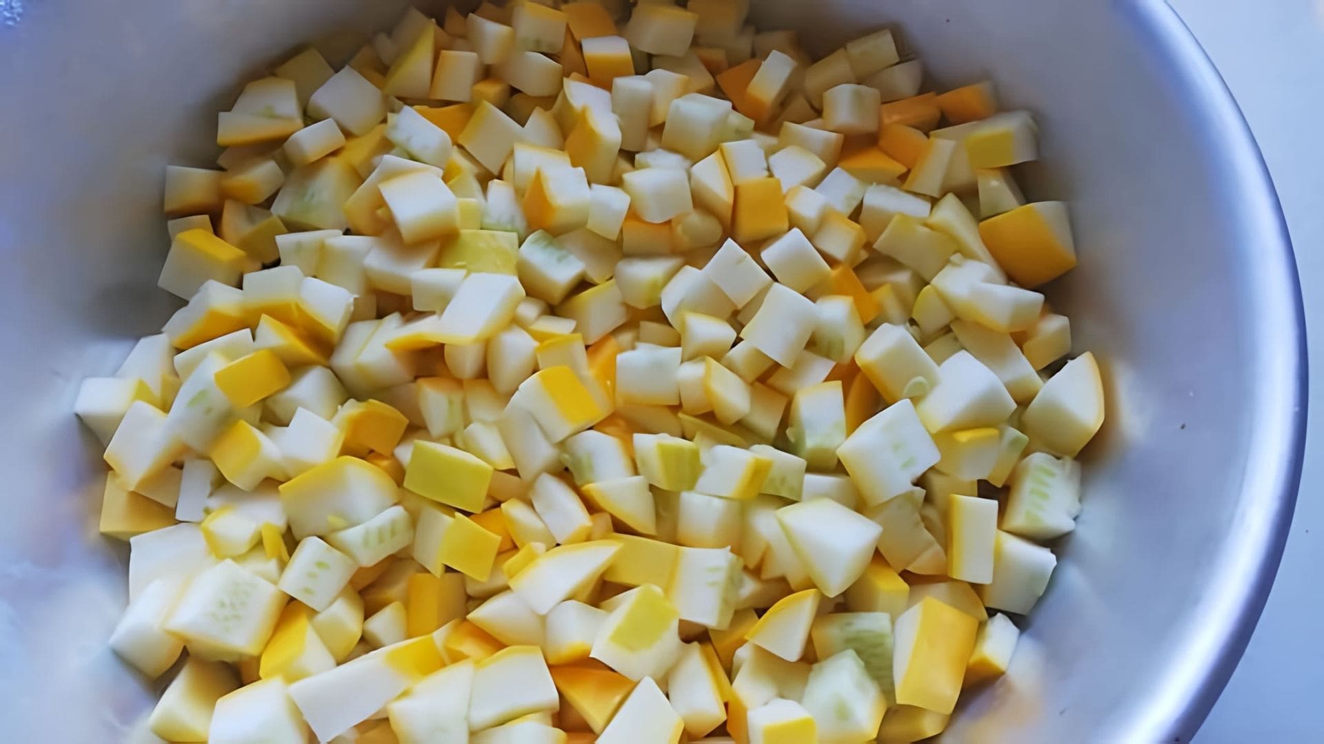 Заголовок: "Заготовки на зиму: кабачки в ананасовом соке"

Содержание видео-ролика:

1