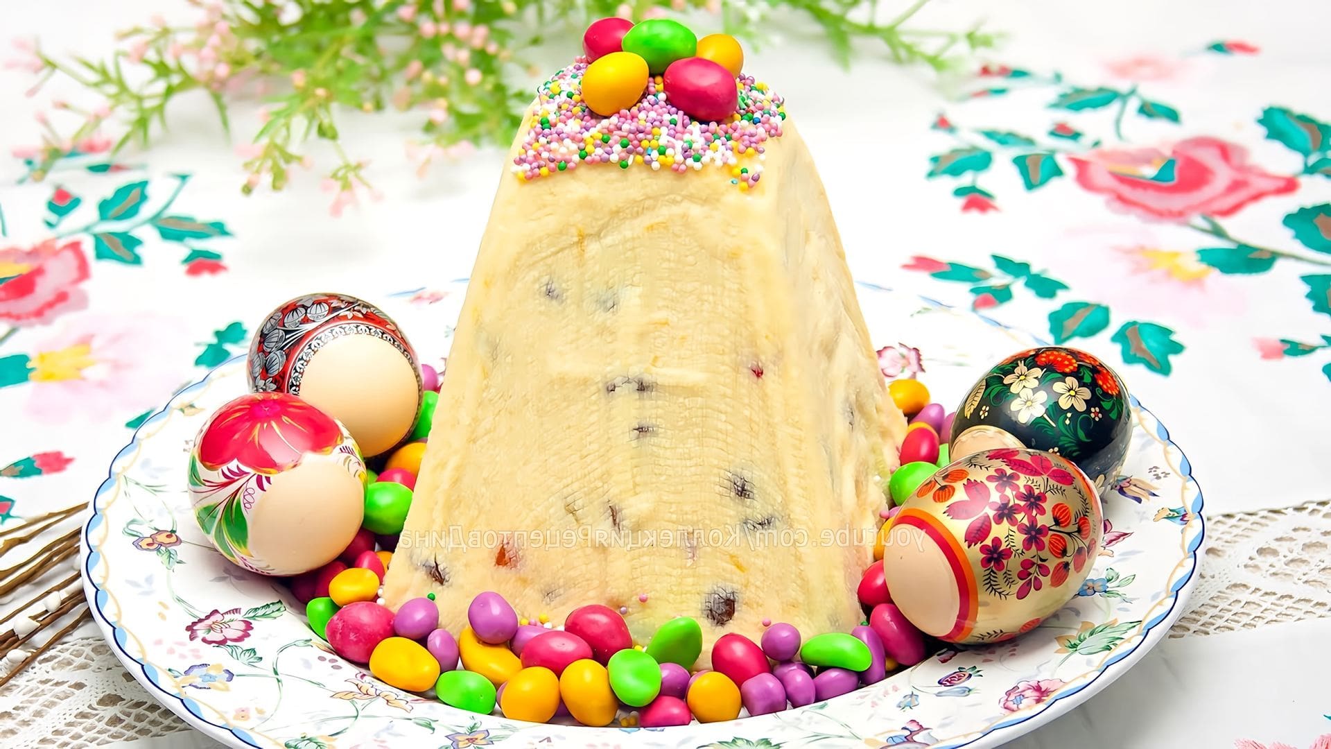 Пасха творожная царская заварная. Пасха из творога. Заварные пасхи. Творожная пасха с заварным кремом. Пасха творожная заварная.