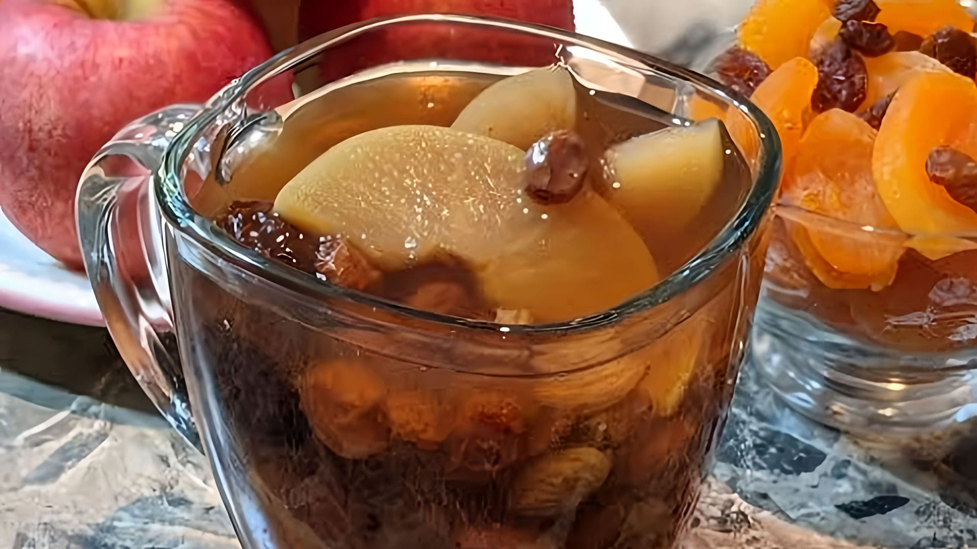 Компот из сухофруктов. Компот яблоки с черносливом на зиму. Компот из яблок. Компот яблоки с черносливом на зиму. Узвар чернослив.