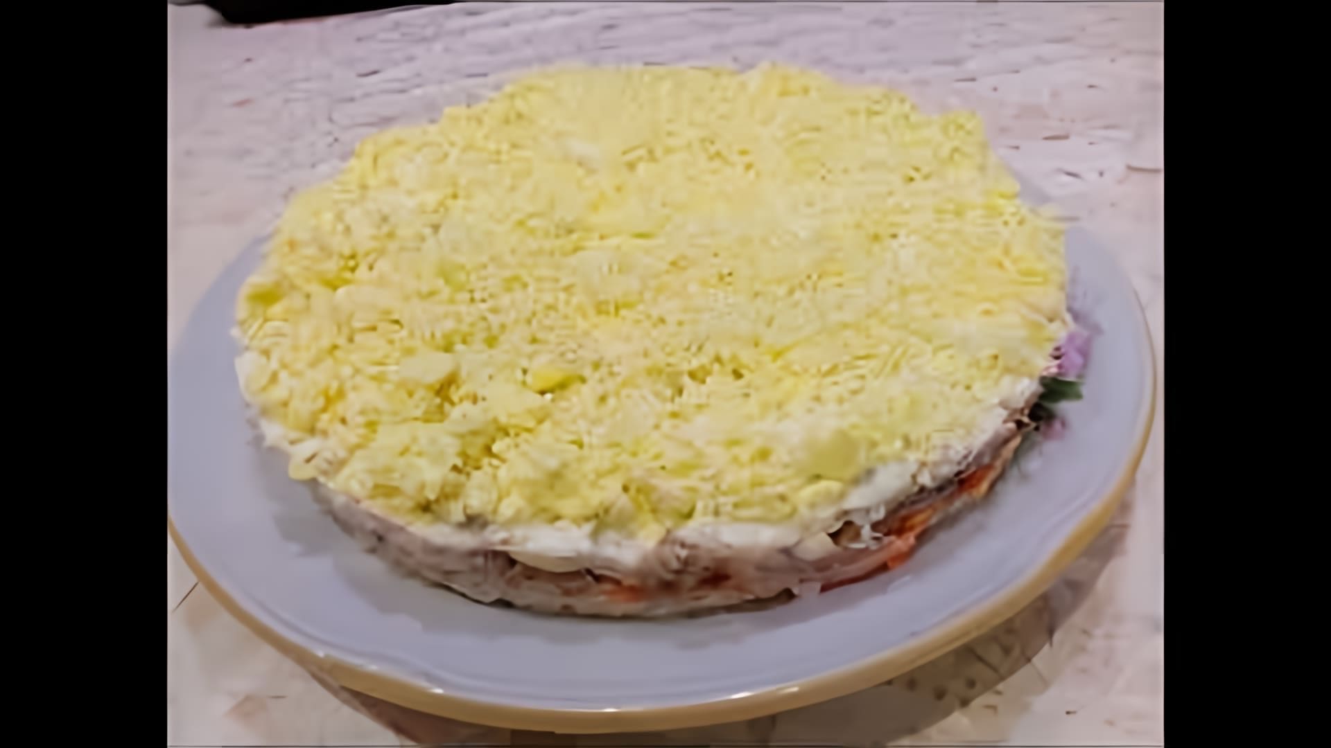 В этом видео-ролике будет представлен классический рецепт салата "Мимоза"