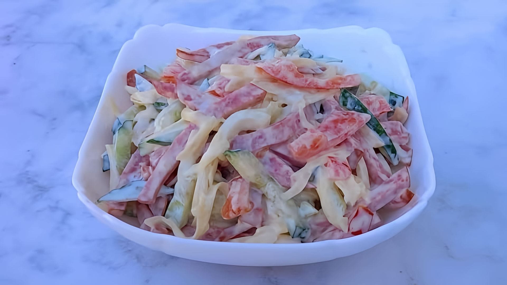 В этом видео-ролике я покажу, как приготовить вкусный и быстрый салат "Бахор" по рецепту узбекской кухни