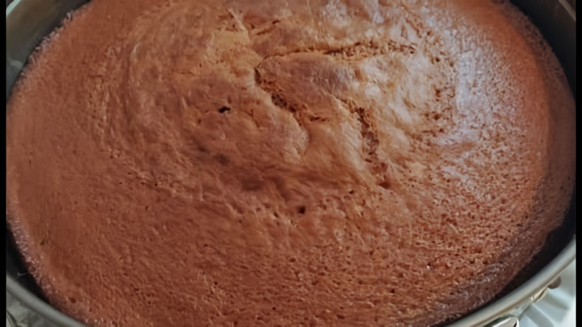Видео рецепт простого шоколадного пирога, который можно съесть за один прием