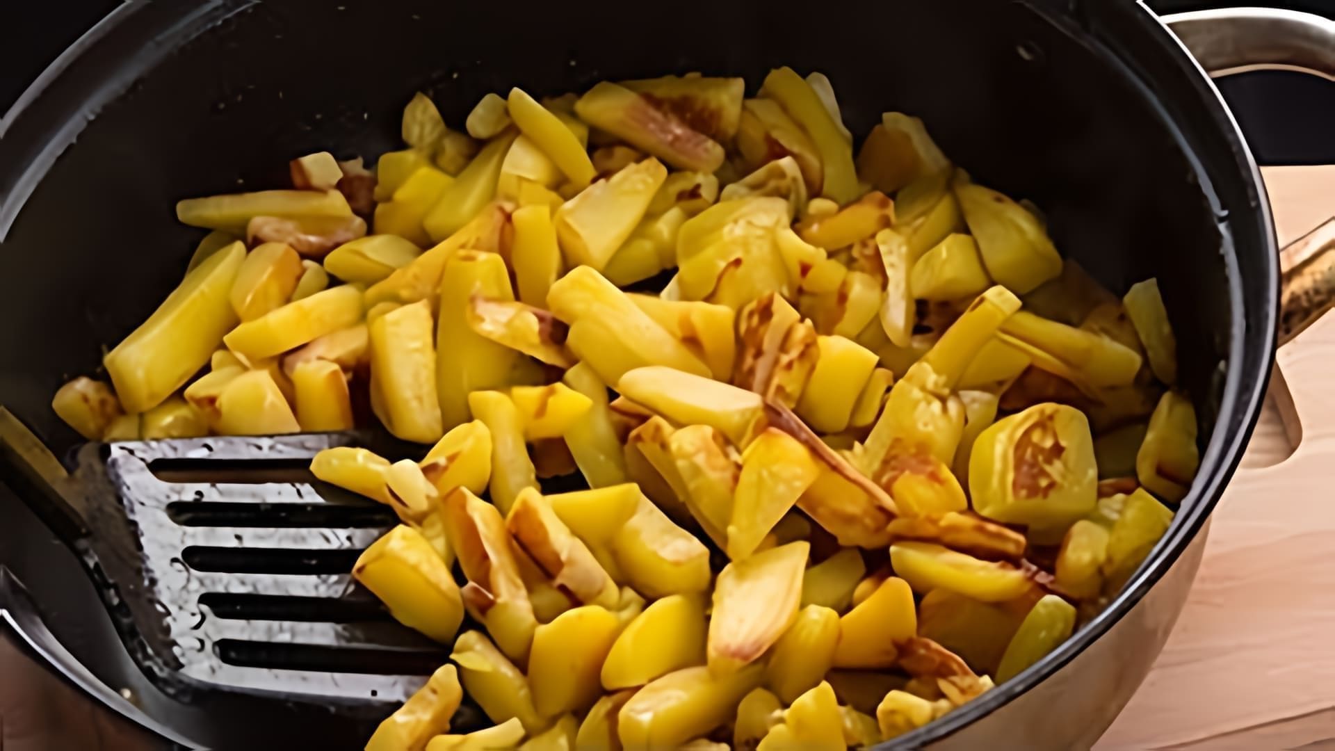 Видео 5 рецептов жареных картофеля с различными сочетаниями вкусов