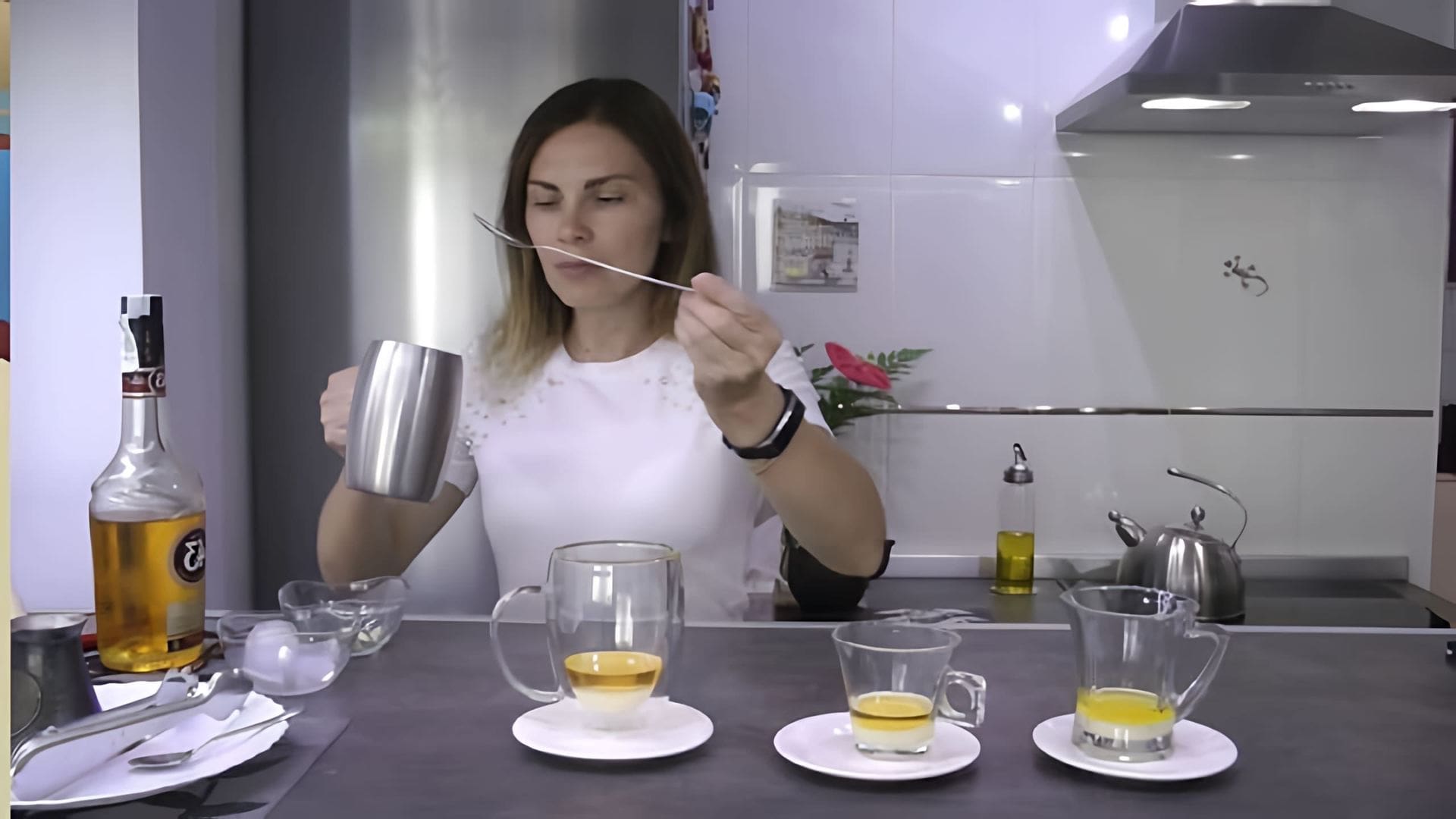 В этом видео демонстрируется рецепт приготовления канарского кофе барракито