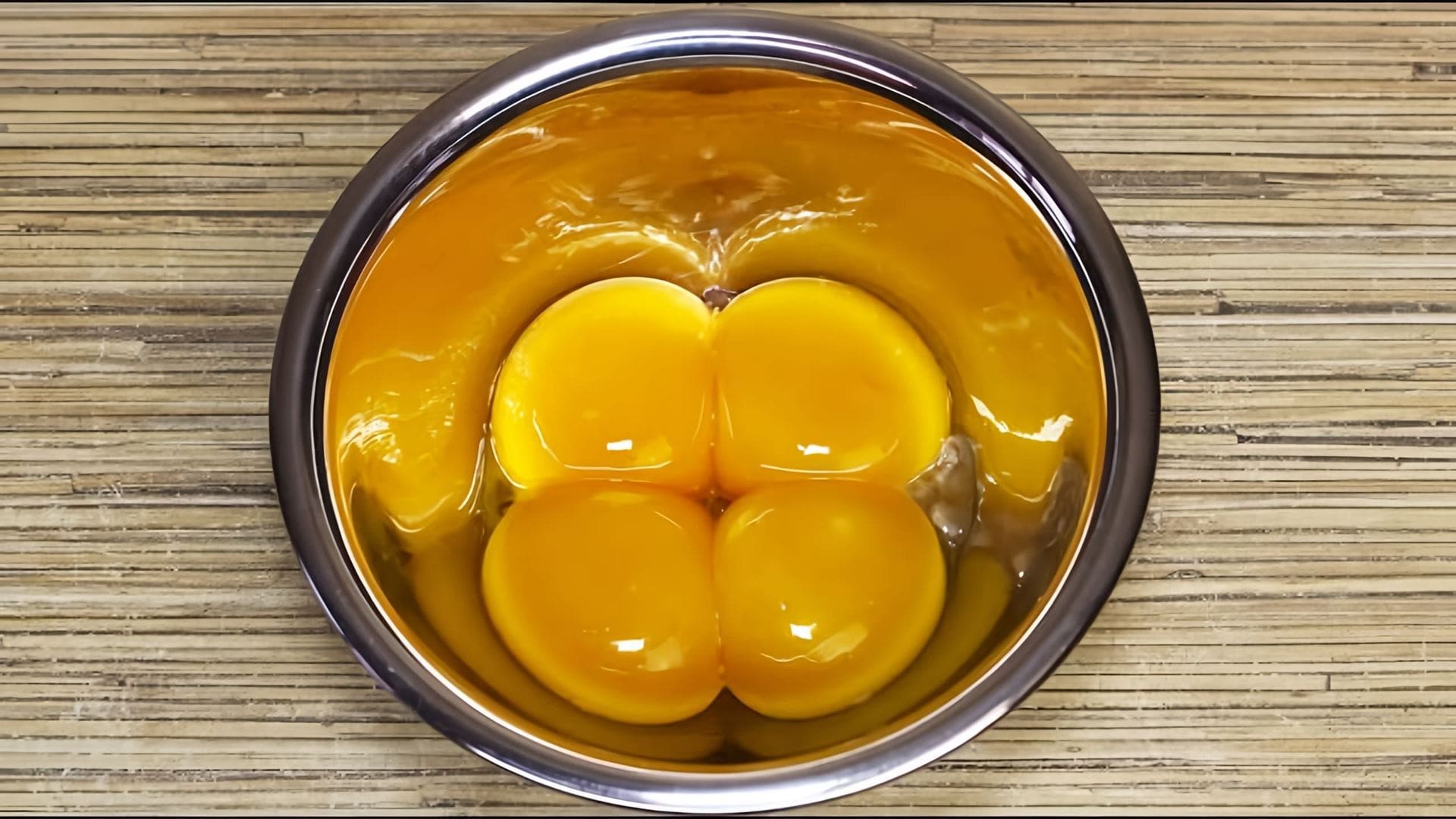 Яндекс Дзен - bit. ly/3GaQ7aO Рецепт приготовления вкусного завтрака из яиц с добавлением петрушки и сыра! 