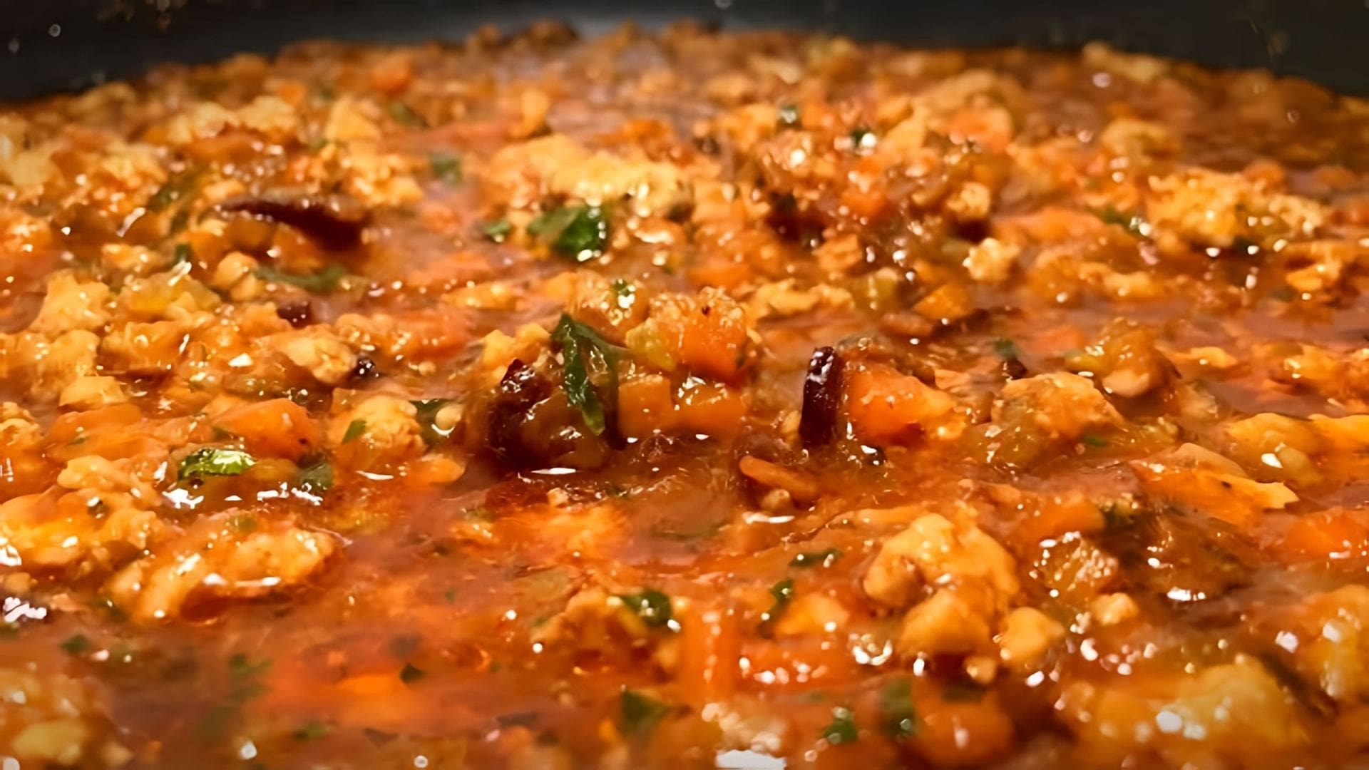 Соус болоньезе - это классический итальянский рецепт, который используется для приготовления различных блюд