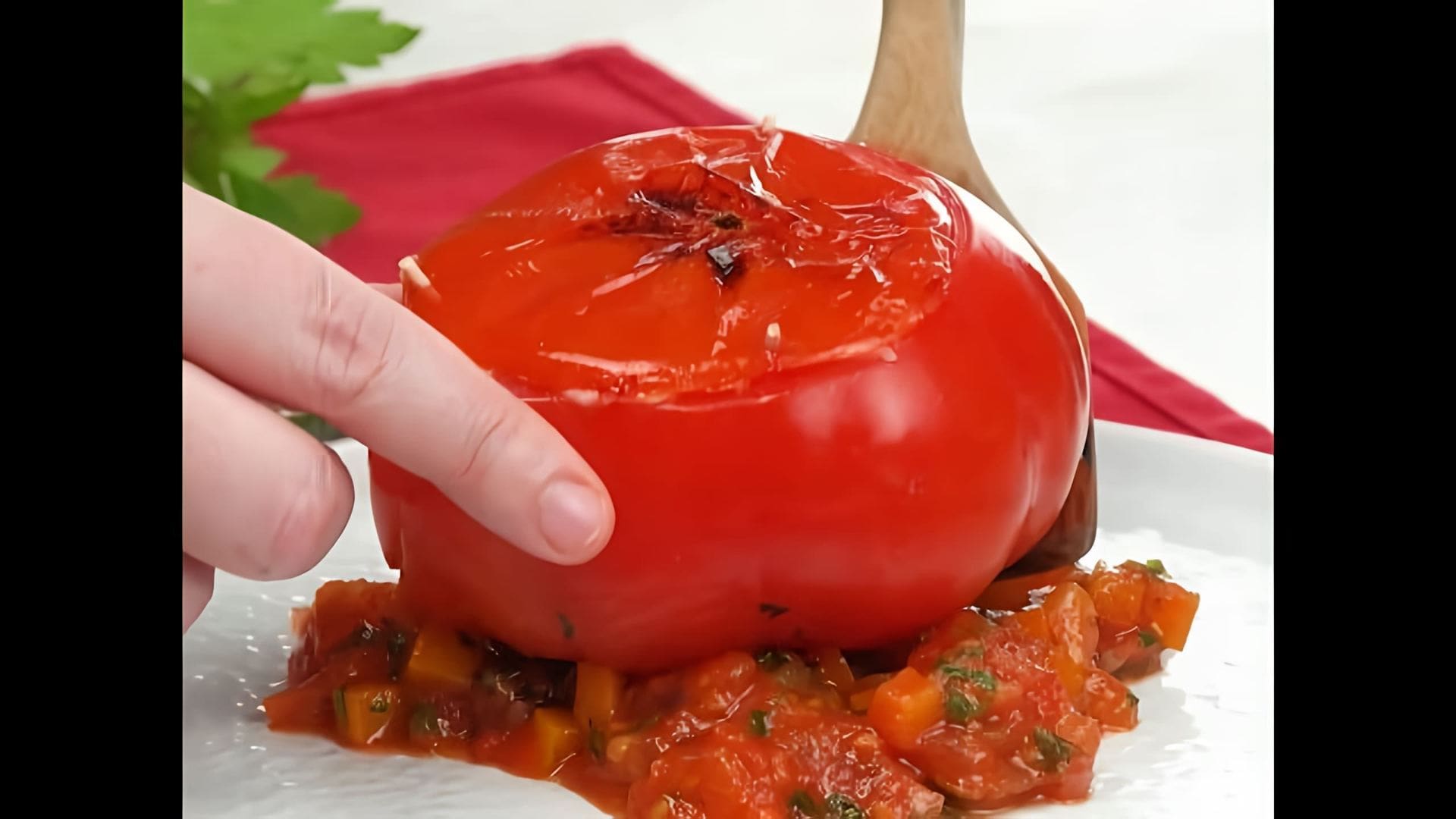 Фаршированные помидоры на сковороде - это вкусное и простое блюдо, которое можно приготовить в домашних условиях