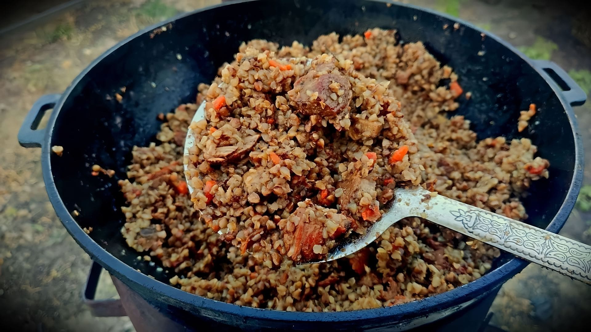Перловка с мясом в казане. Гречка плов узбекский. Плов в казане из гречки. Плов в казане из гречки. Гречка по деревенски.