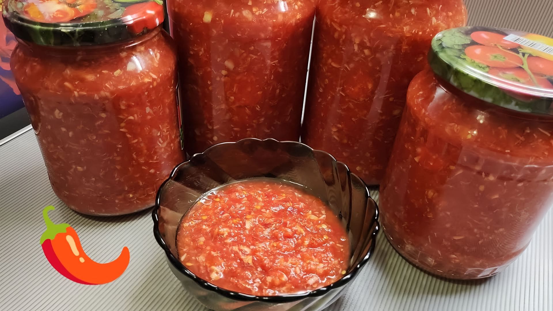 Аджика с хреном и чесноком из помидор