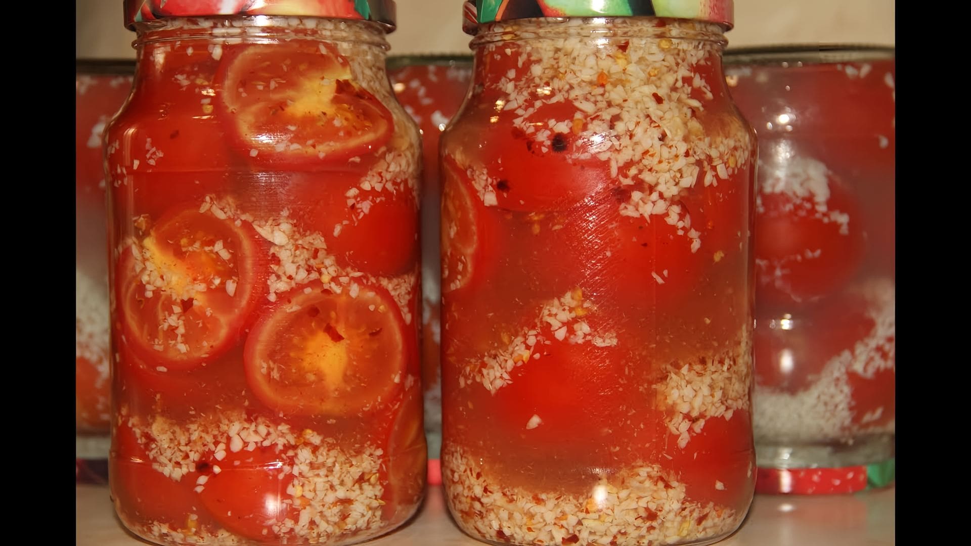 Кусок помидора. Помидоры для поджарки на зиму. Заготовки из томатов на зиму. Заготовки на зиму из красных помидоров рецепты. Заготовки на зиму из красных помидоров рецепты.